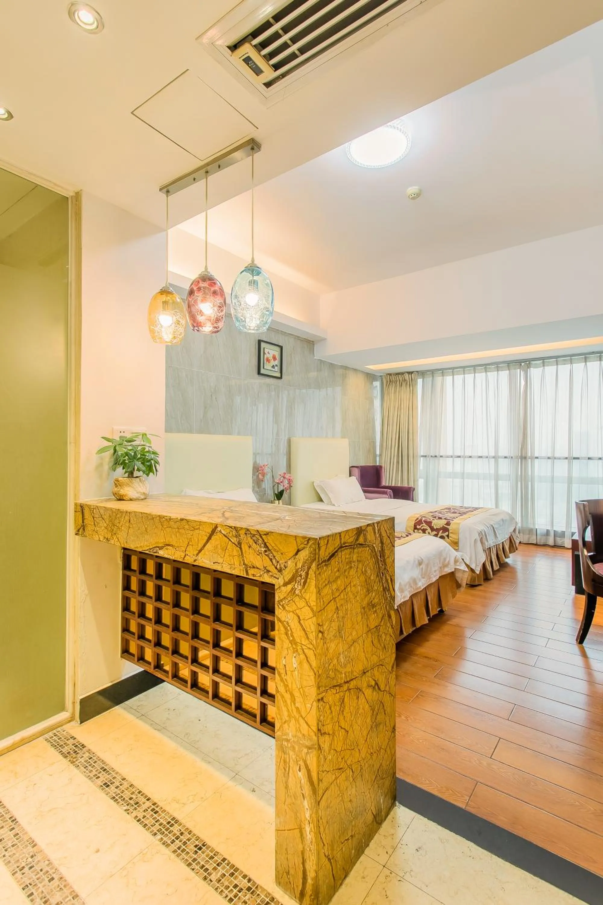 Grand Continental Apartment