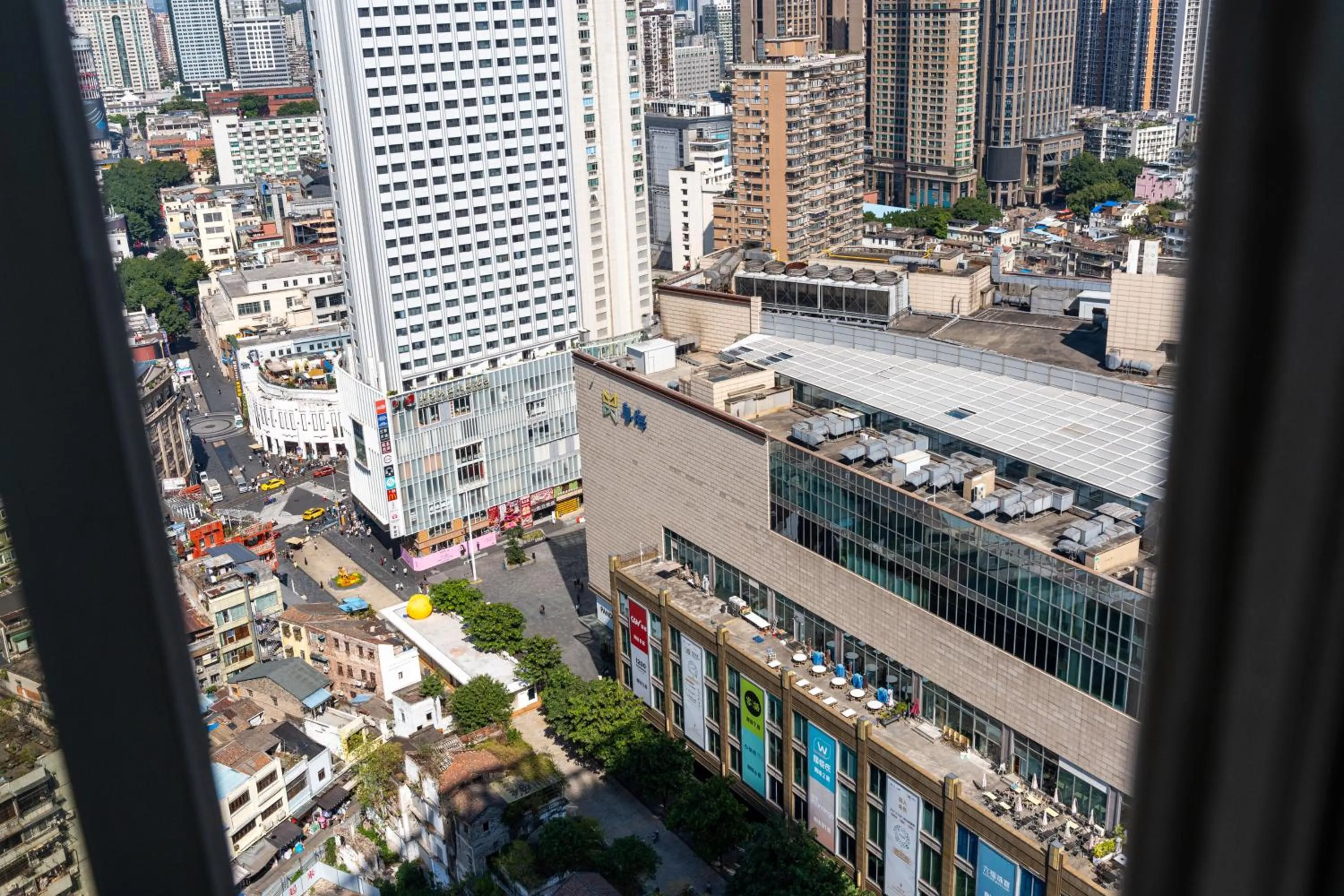 Grand Continental Apartment