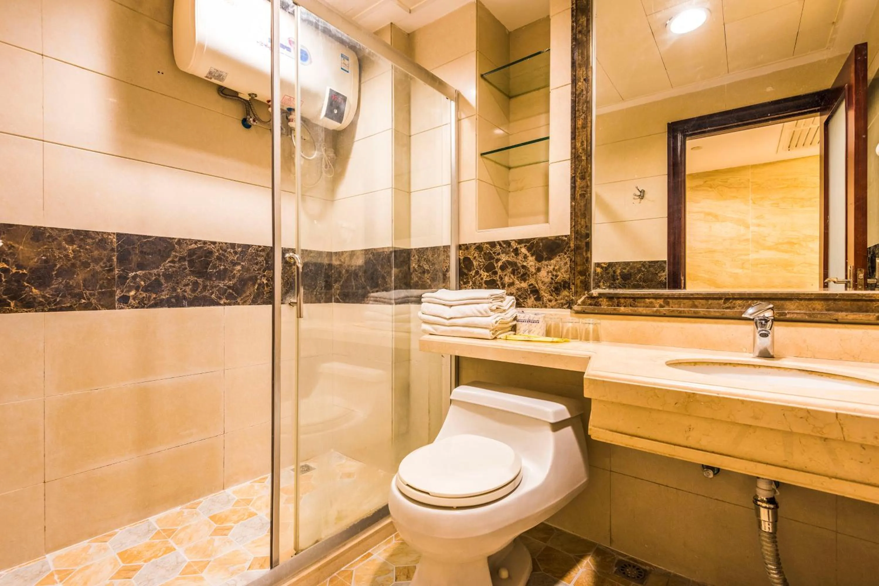 Grand Continental Apartment