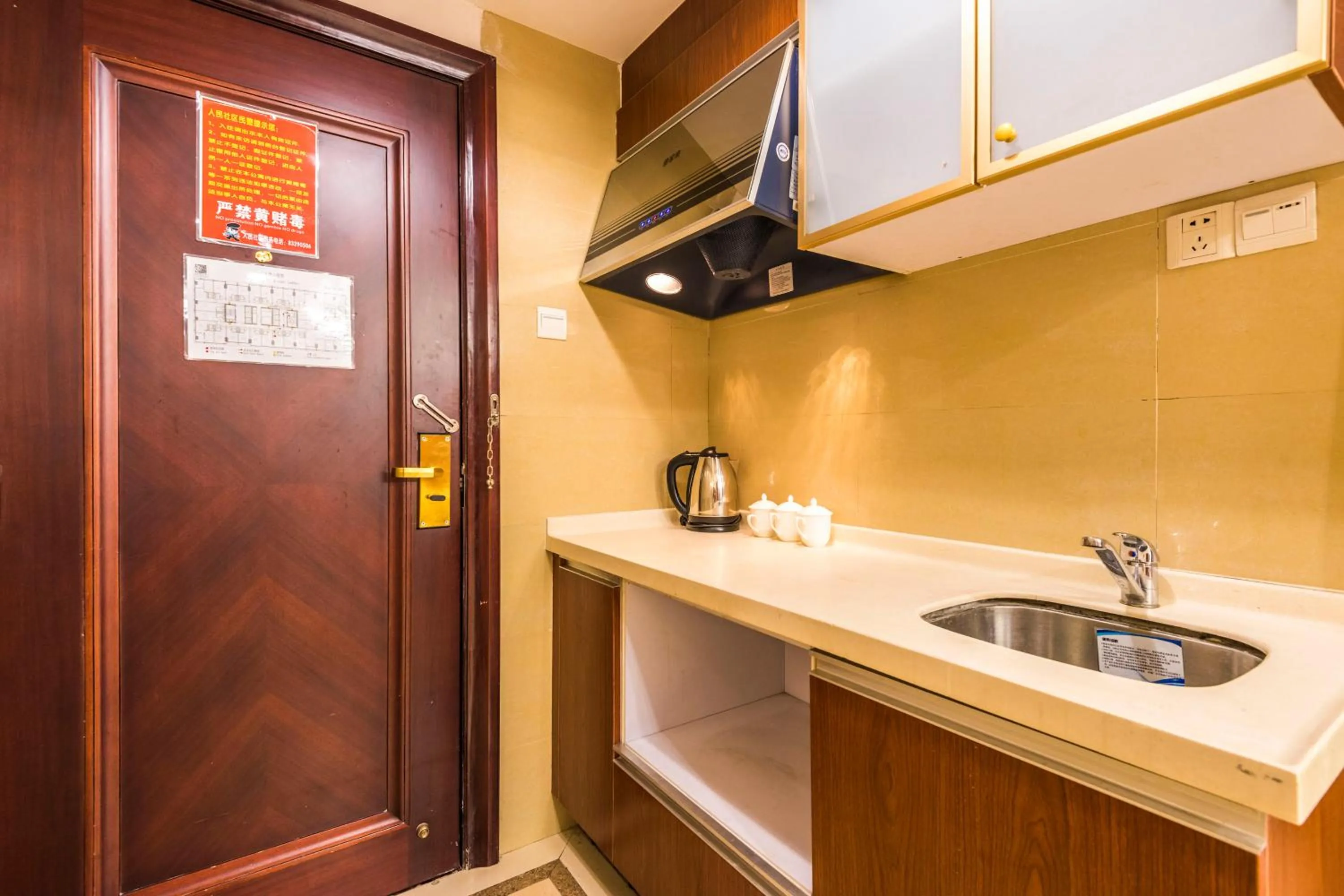 Grand Continental Apartment