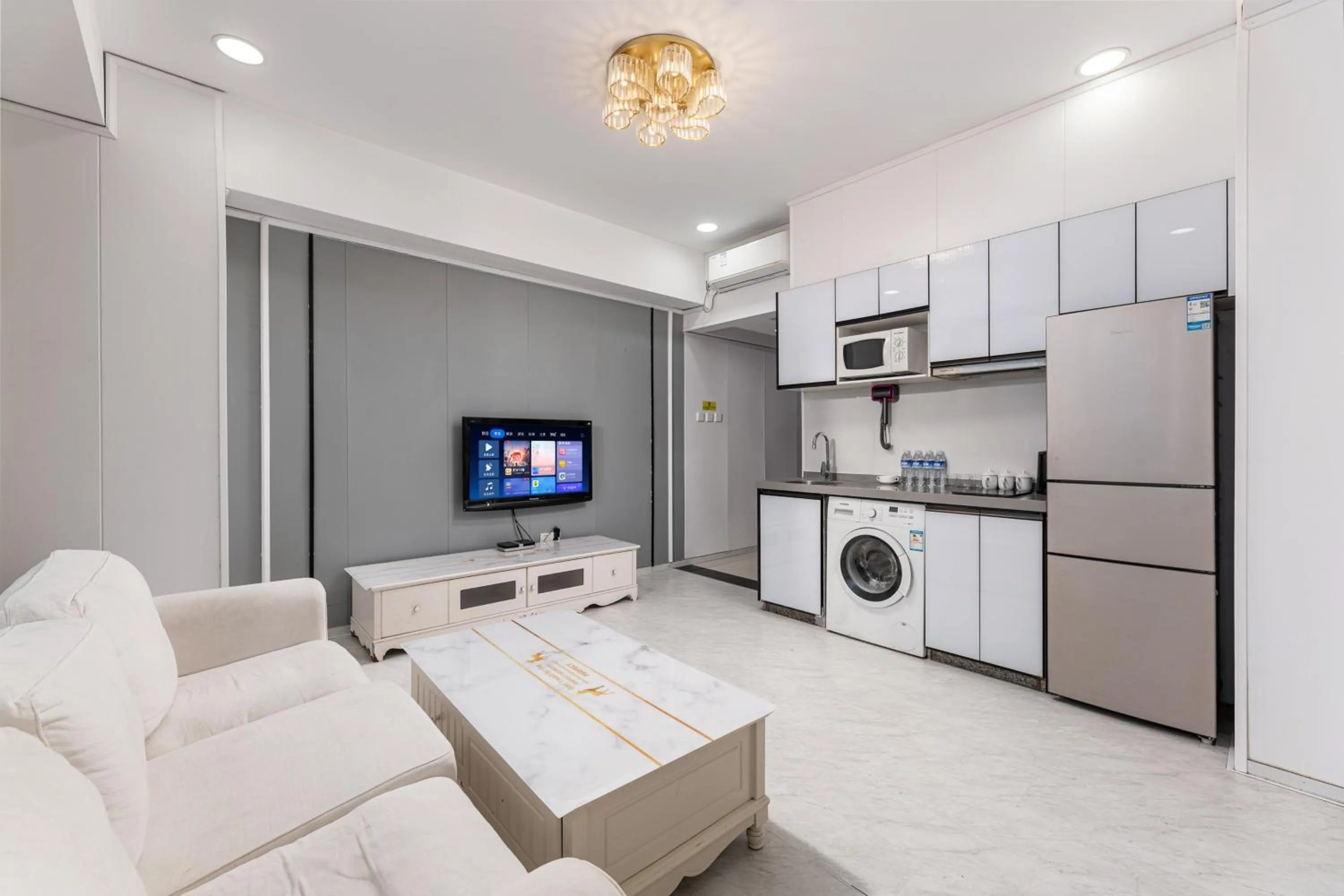 Grand Continental Apartment