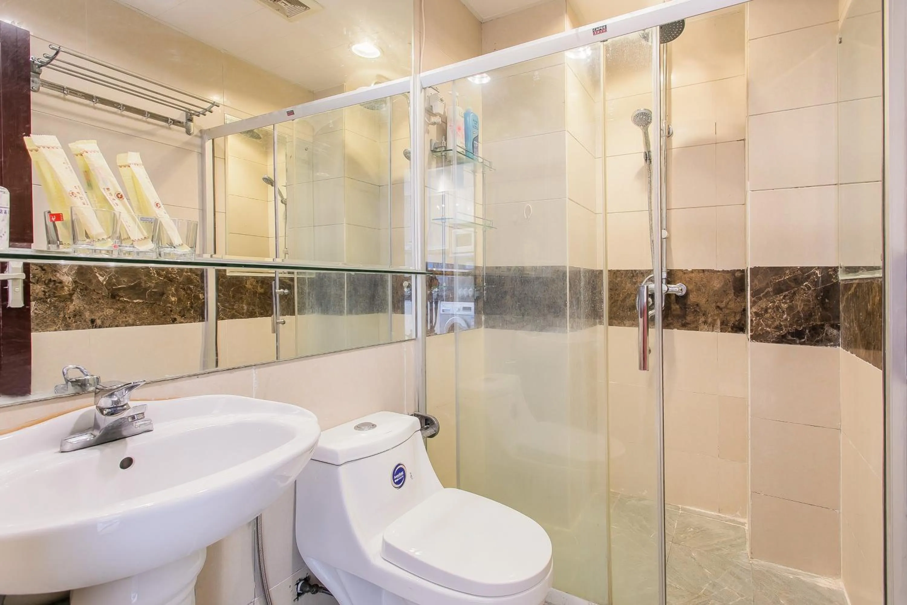 Grand Continental Apartment