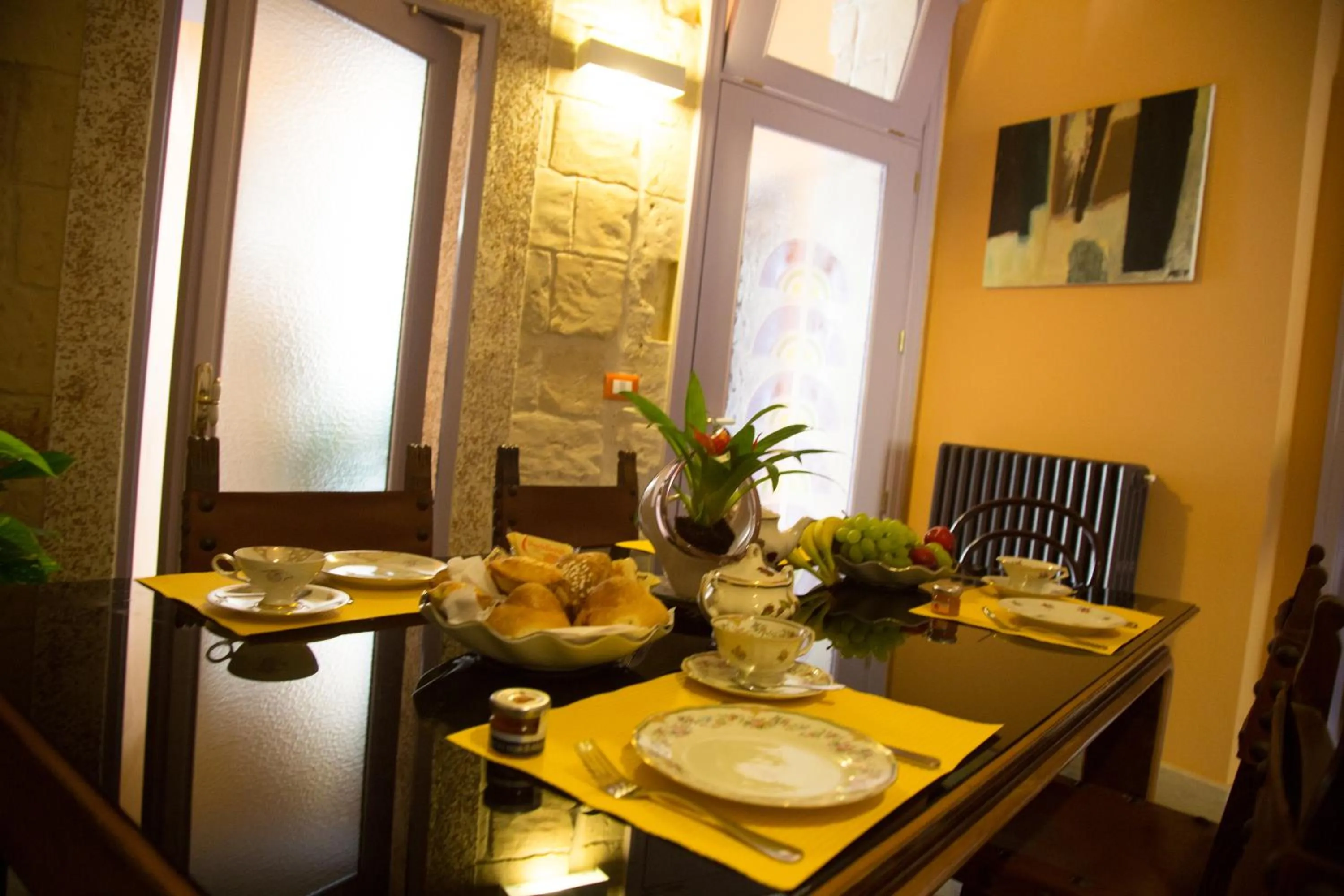Dining area in B&B Malennio