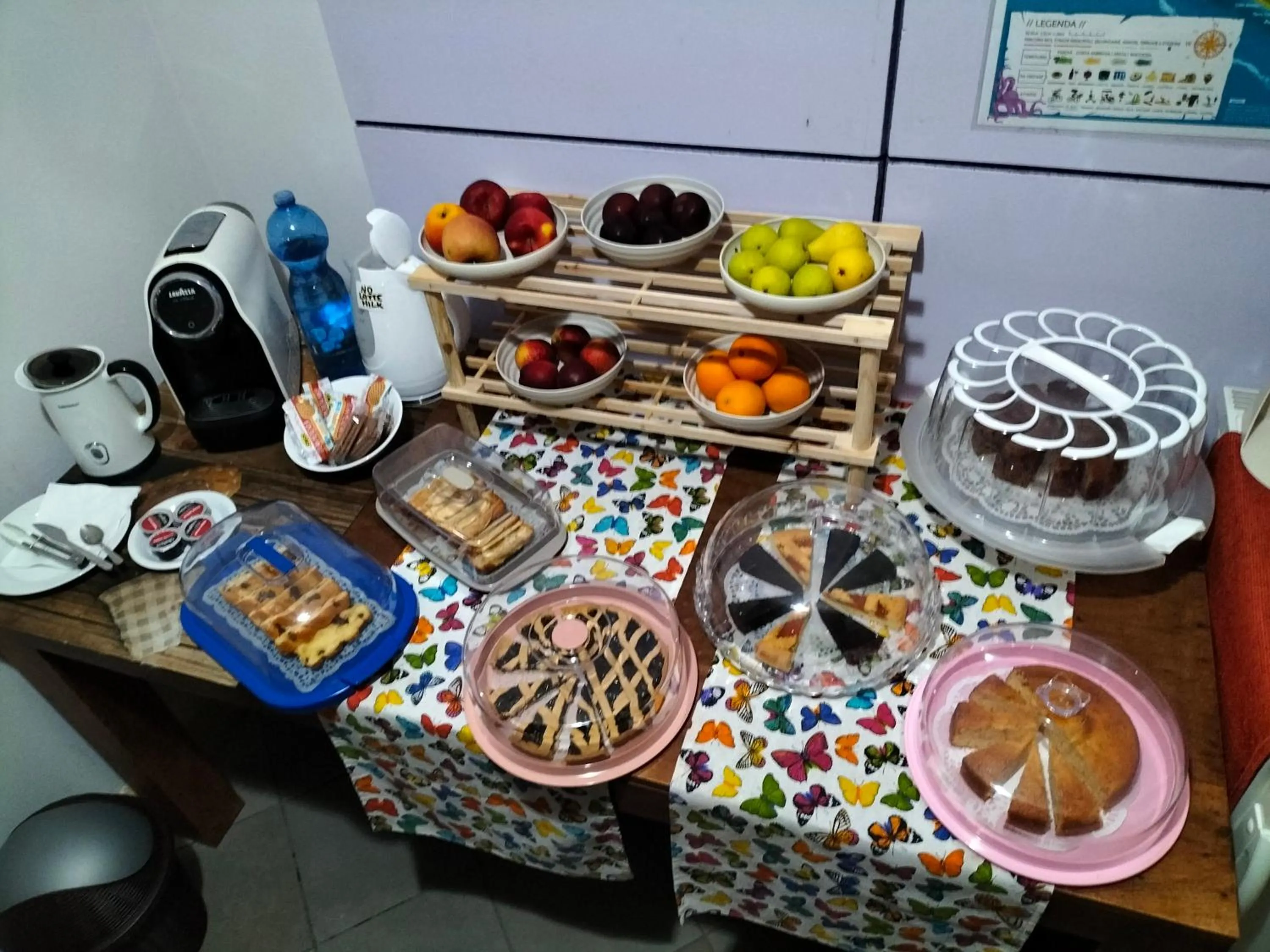 Buffet breakfast in B&B Malennio