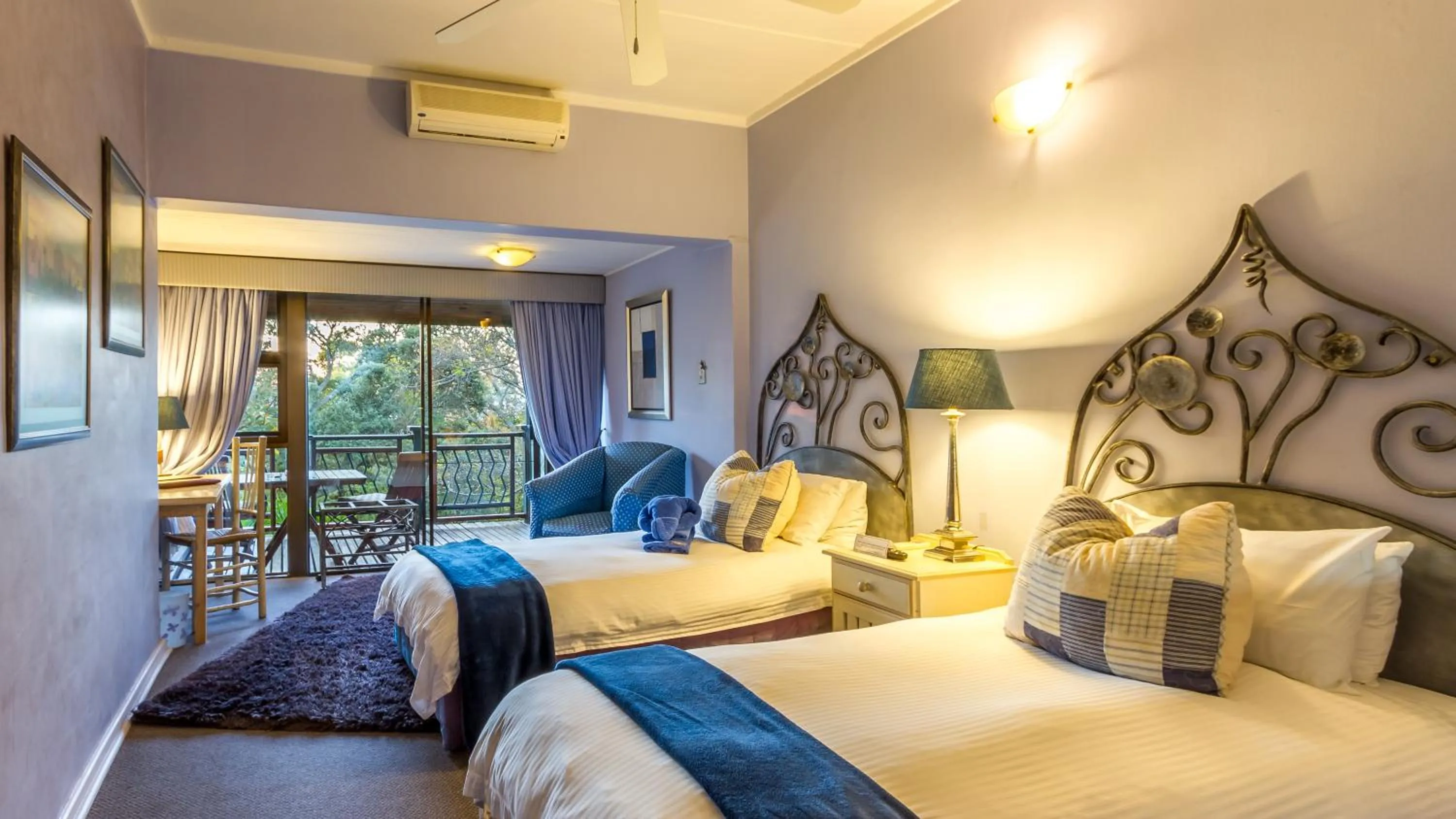 Photo of the whole room, Bed in Jörn's Gästehaus