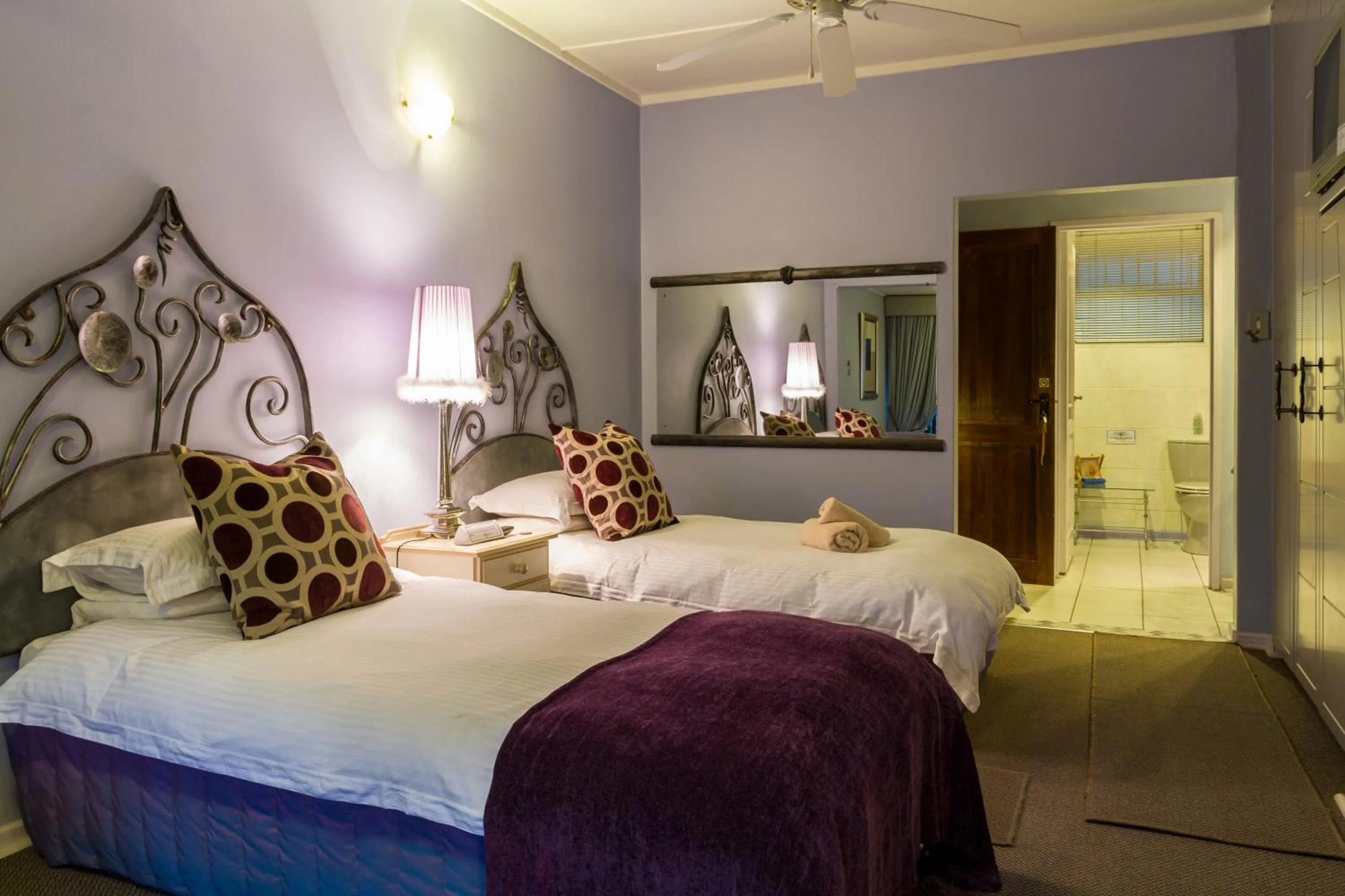 Photo of the whole room, Bed in Jörn's Gästehaus