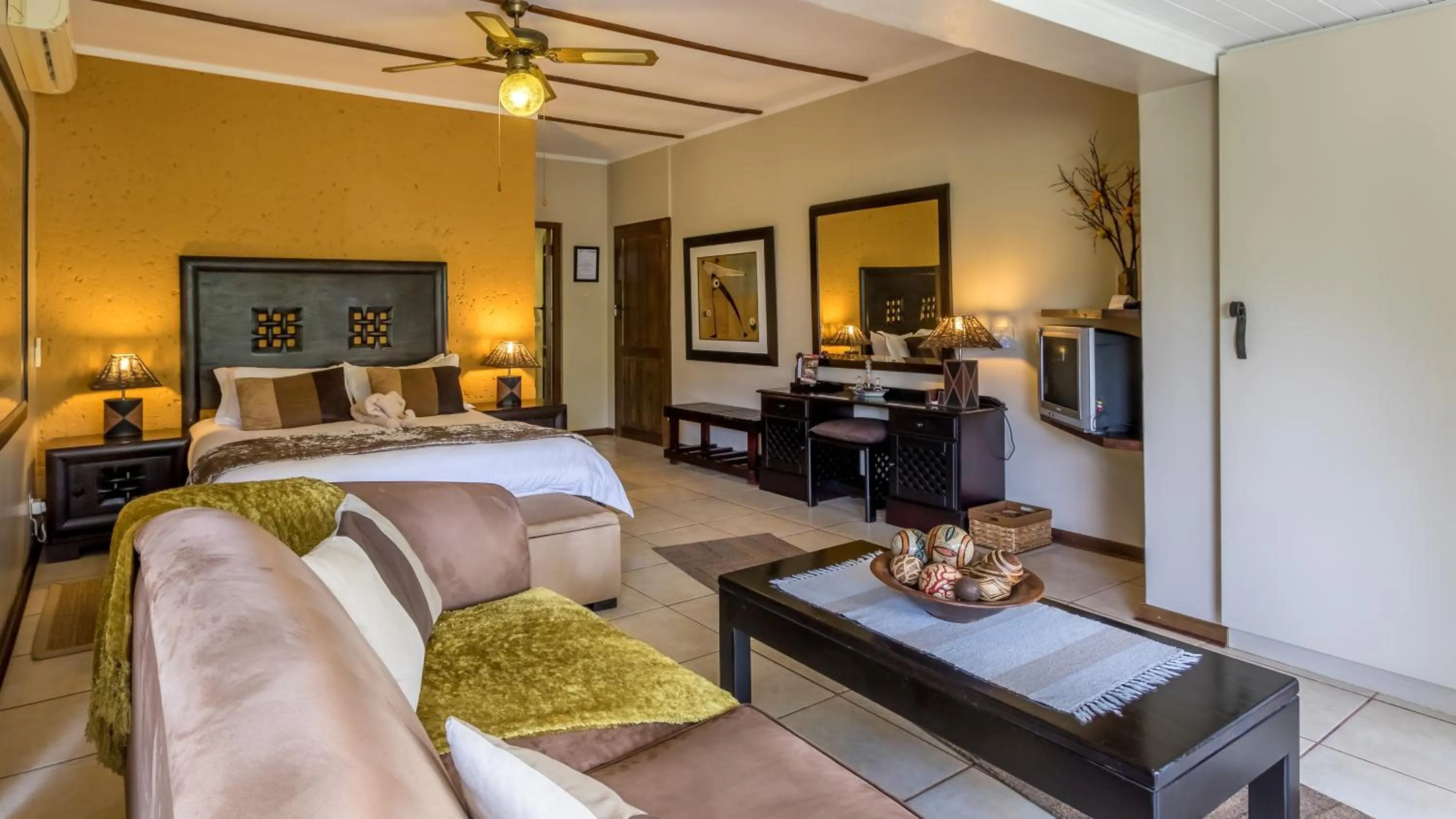 Photo of the whole room, Bed in Jörn's Gästehaus