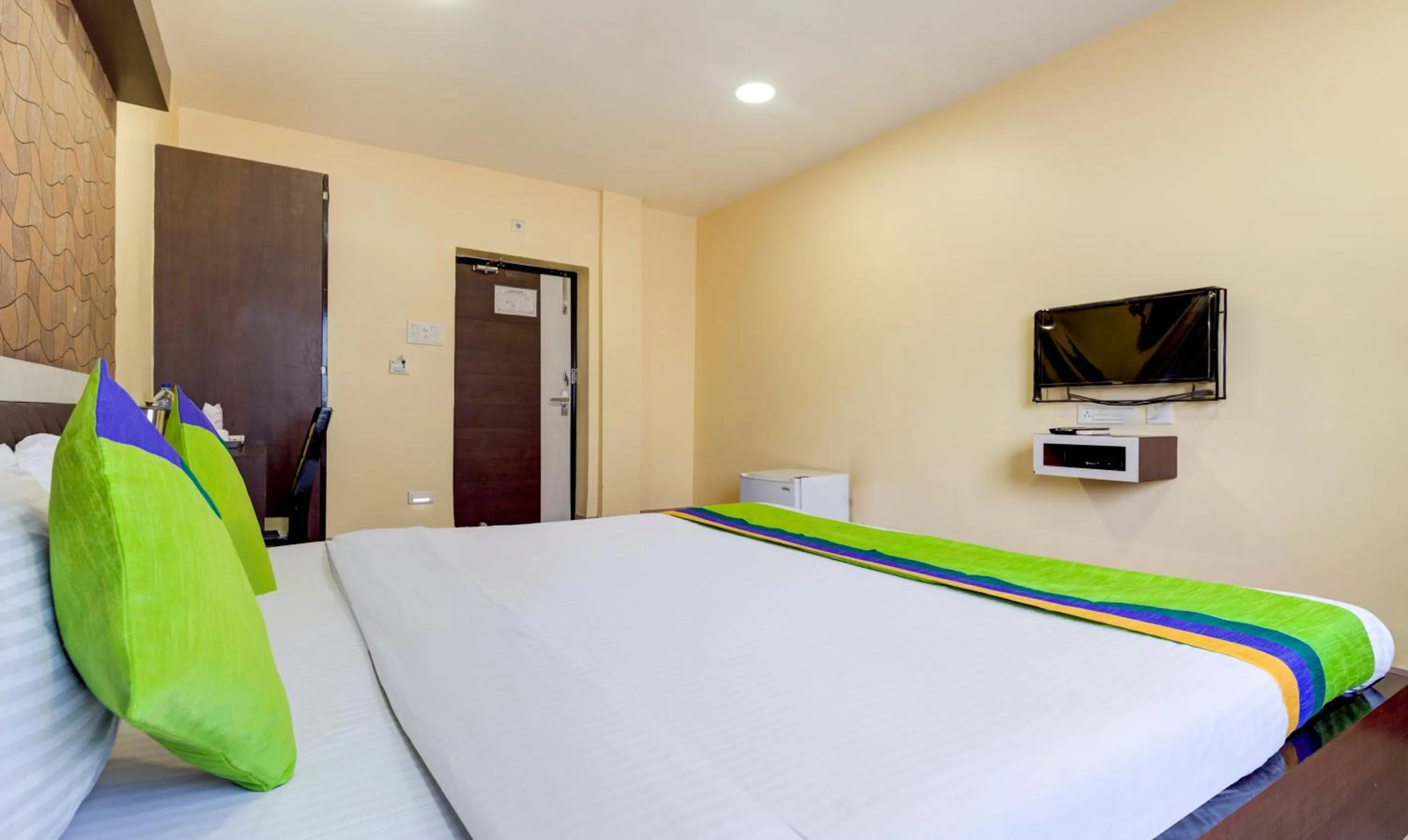 Bedroom, Bed in Treebo Pawan Putra, Kankurgachi