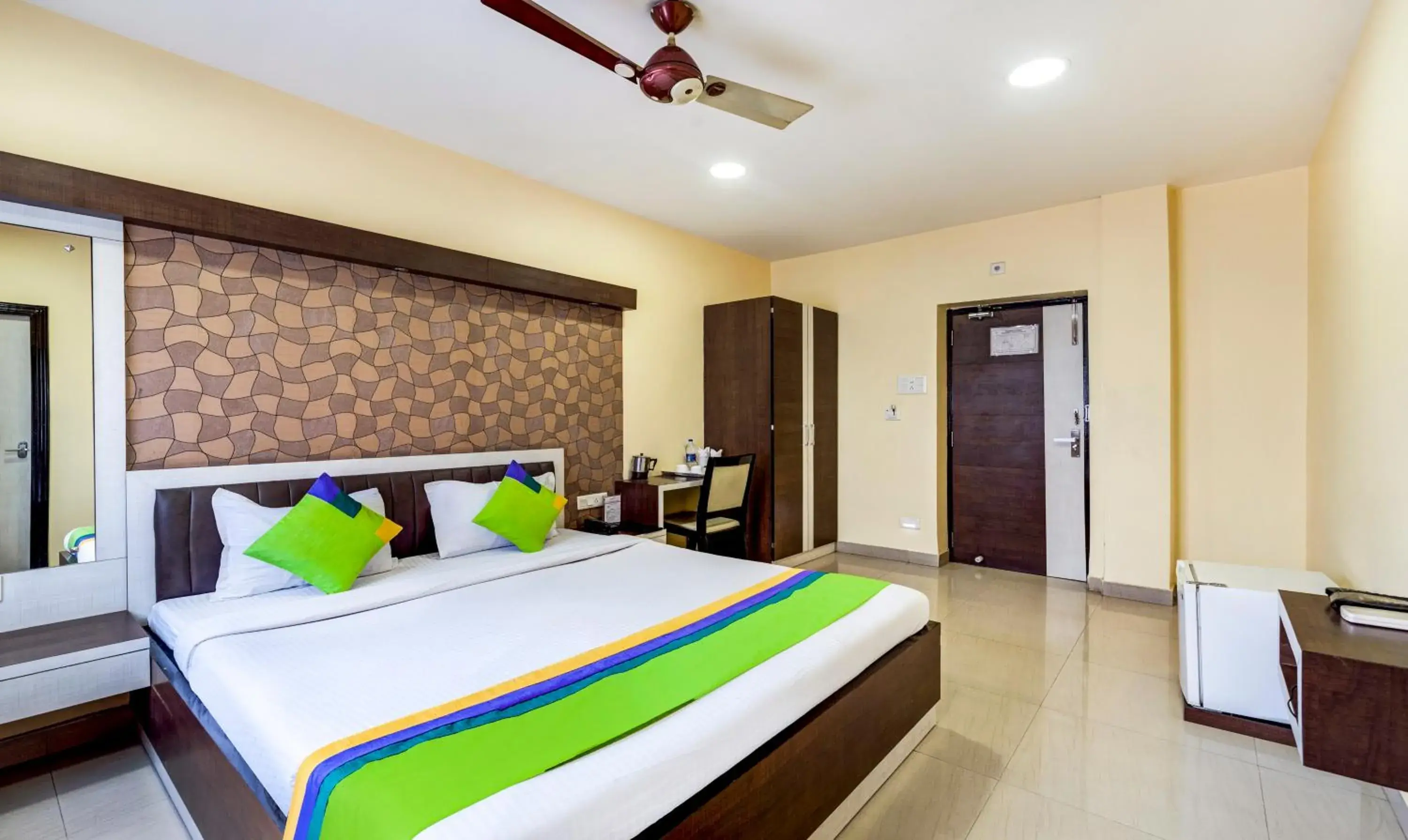 Bedroom, Bed in Treebo Pawan Putra Bedroom, Bed in Treebo Pawan Putra