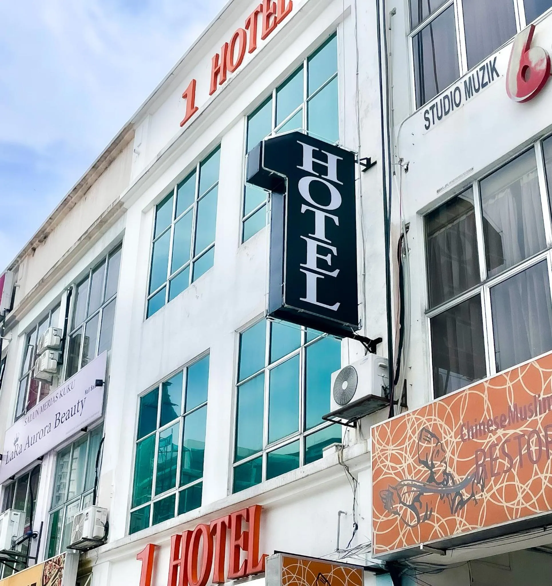 Facade/entrance in 1 Hotel Taman Connaught