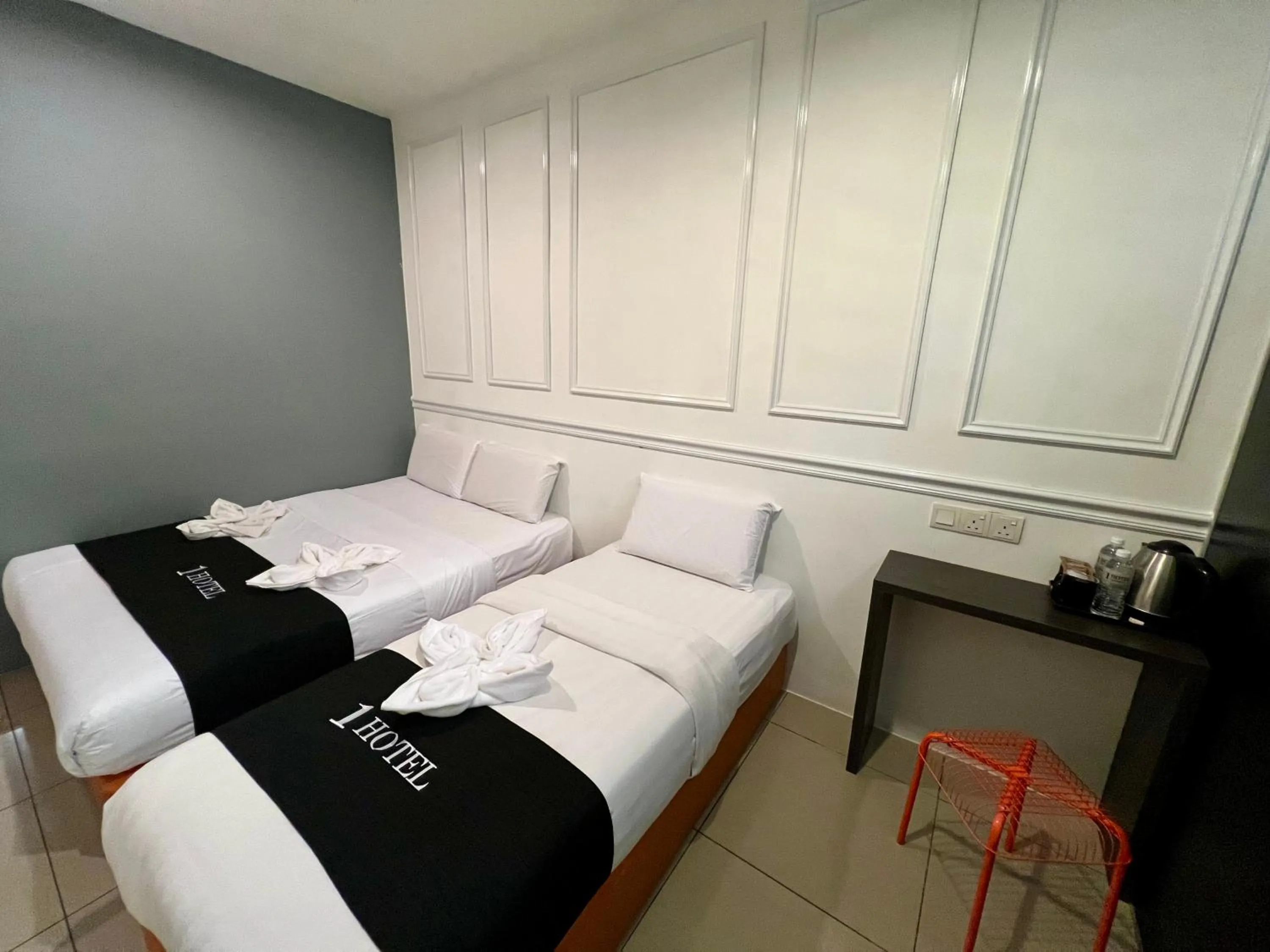 Bed in 1 Hotel Taman Connaught