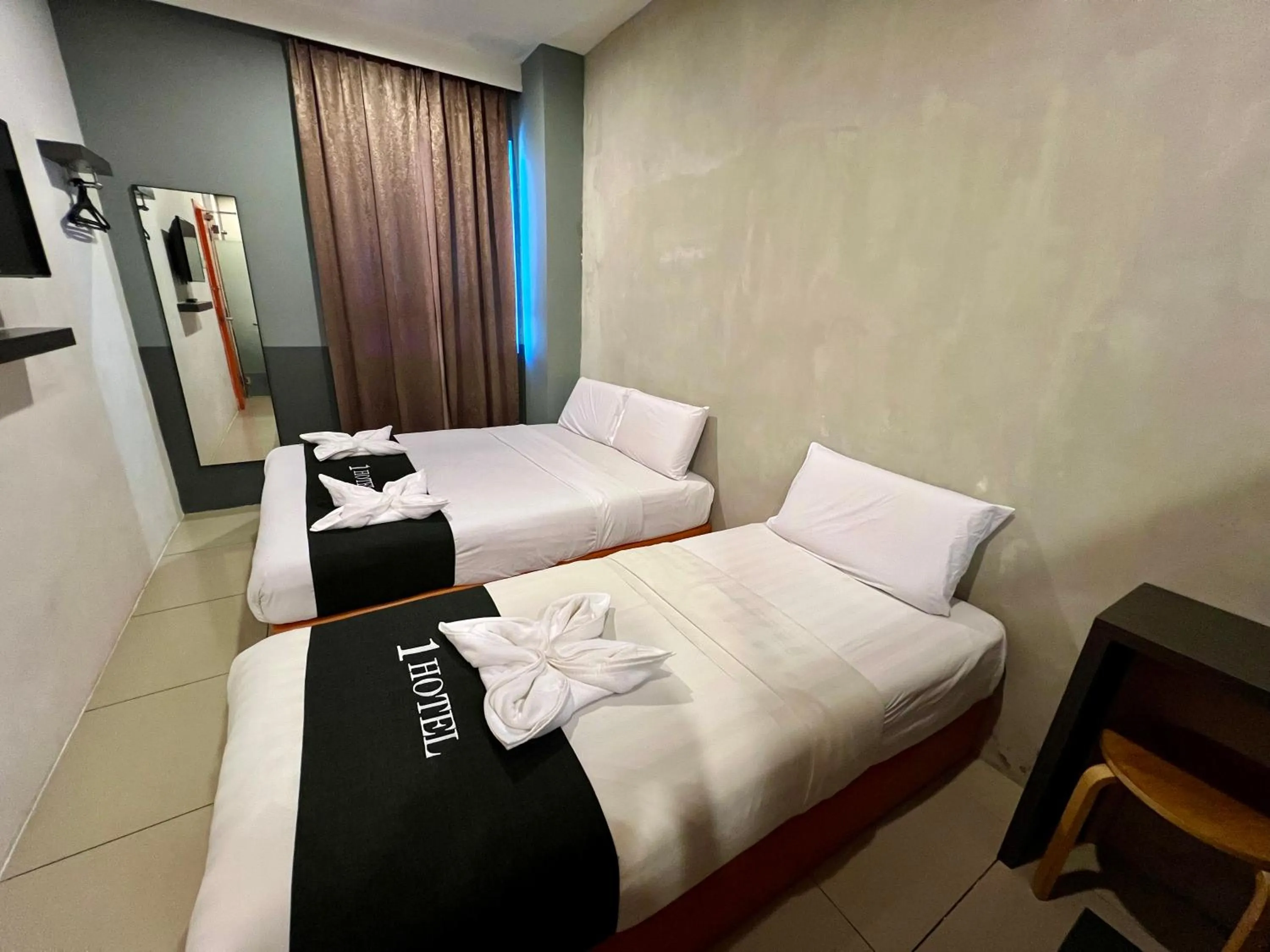 Bed in 1 Hotel Taman Connaught