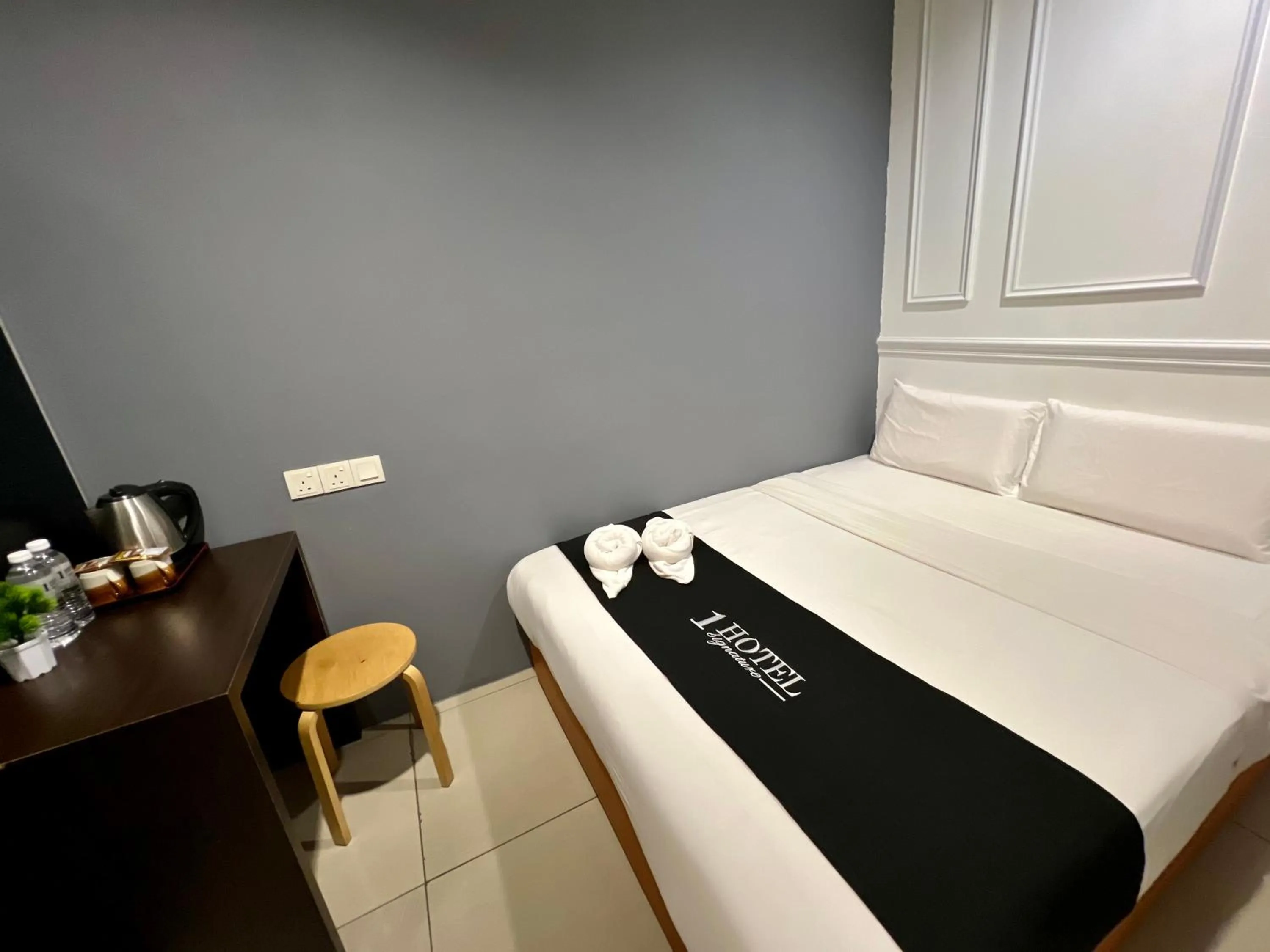 Bed in 1 Hotel Taman Connaught