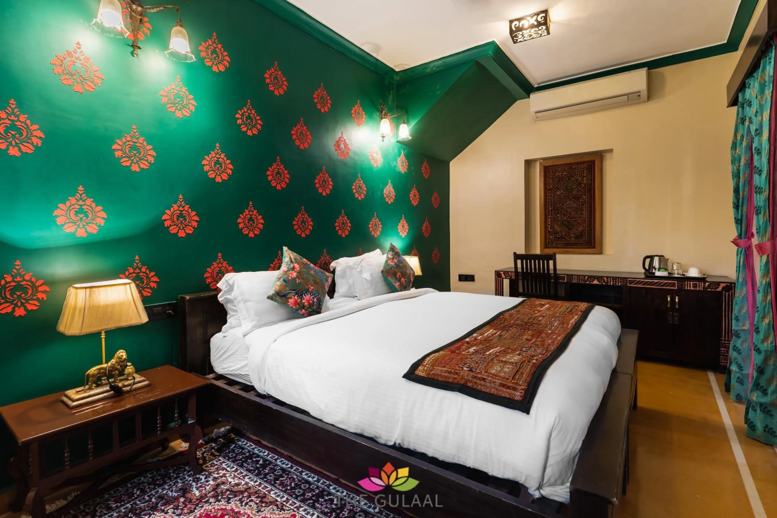 Property building, Bed in The Gulaal