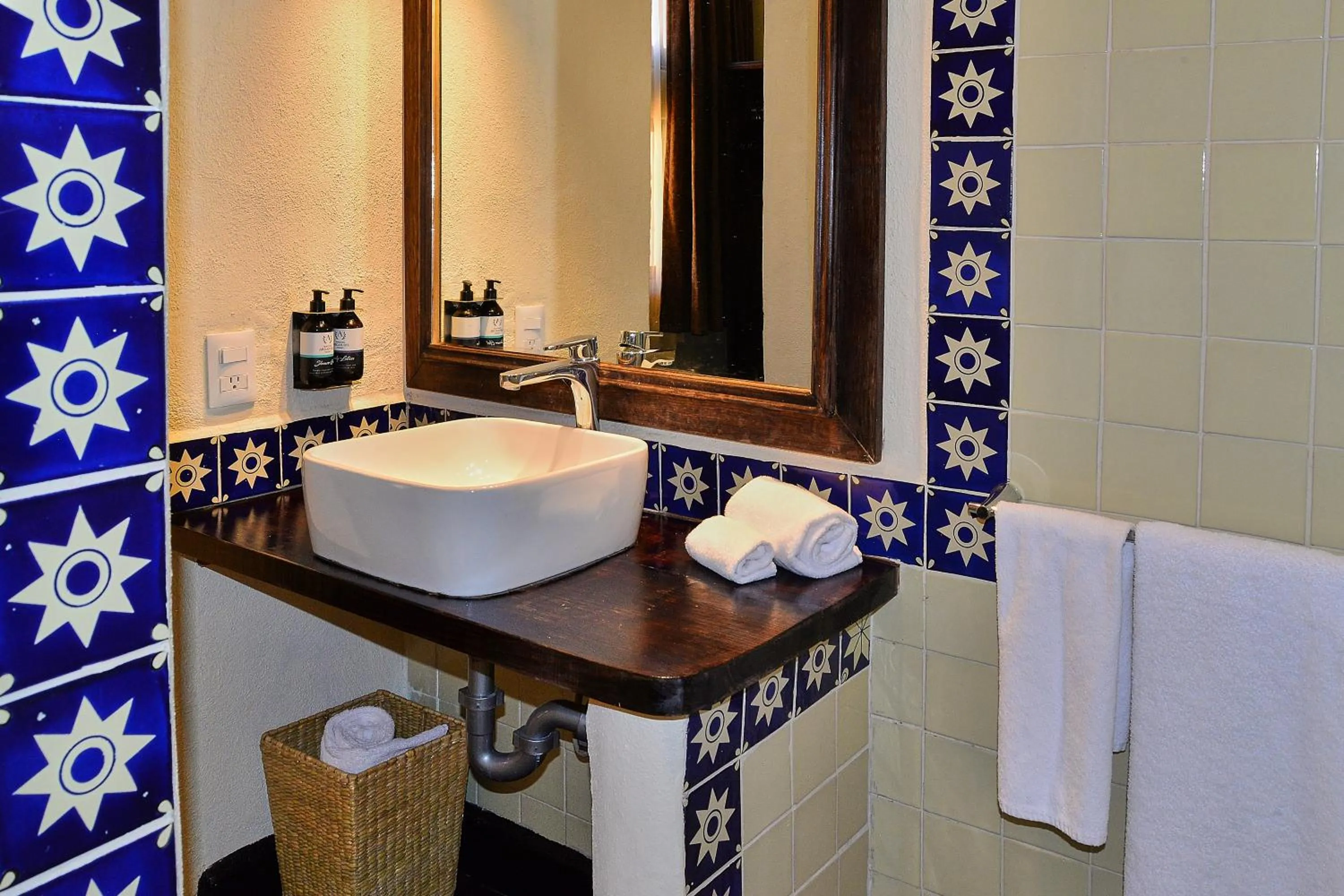 Bathroom in Hotel Mesones 49