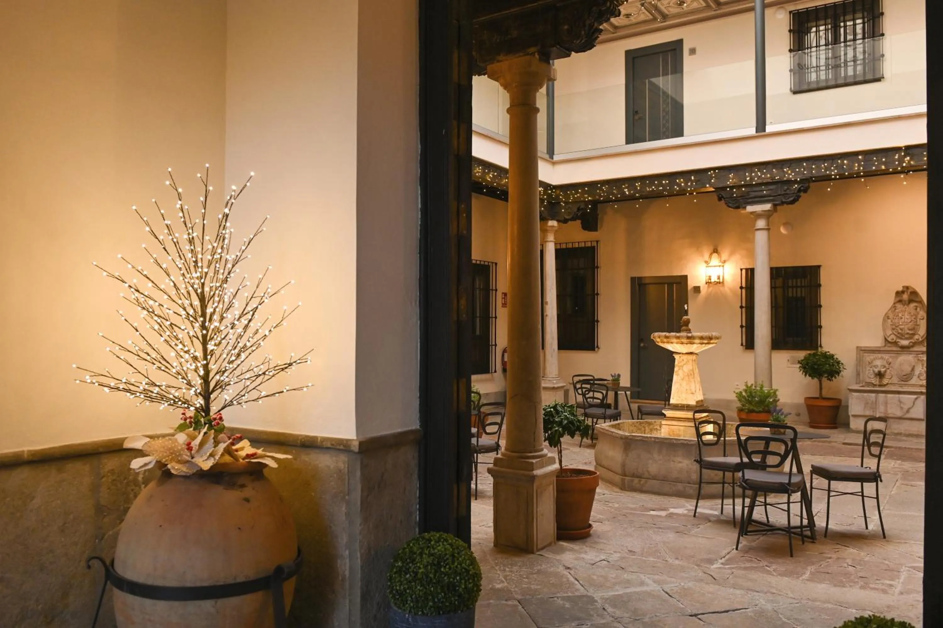 Patio in Palacete 1620, Premium Suites, Only adults