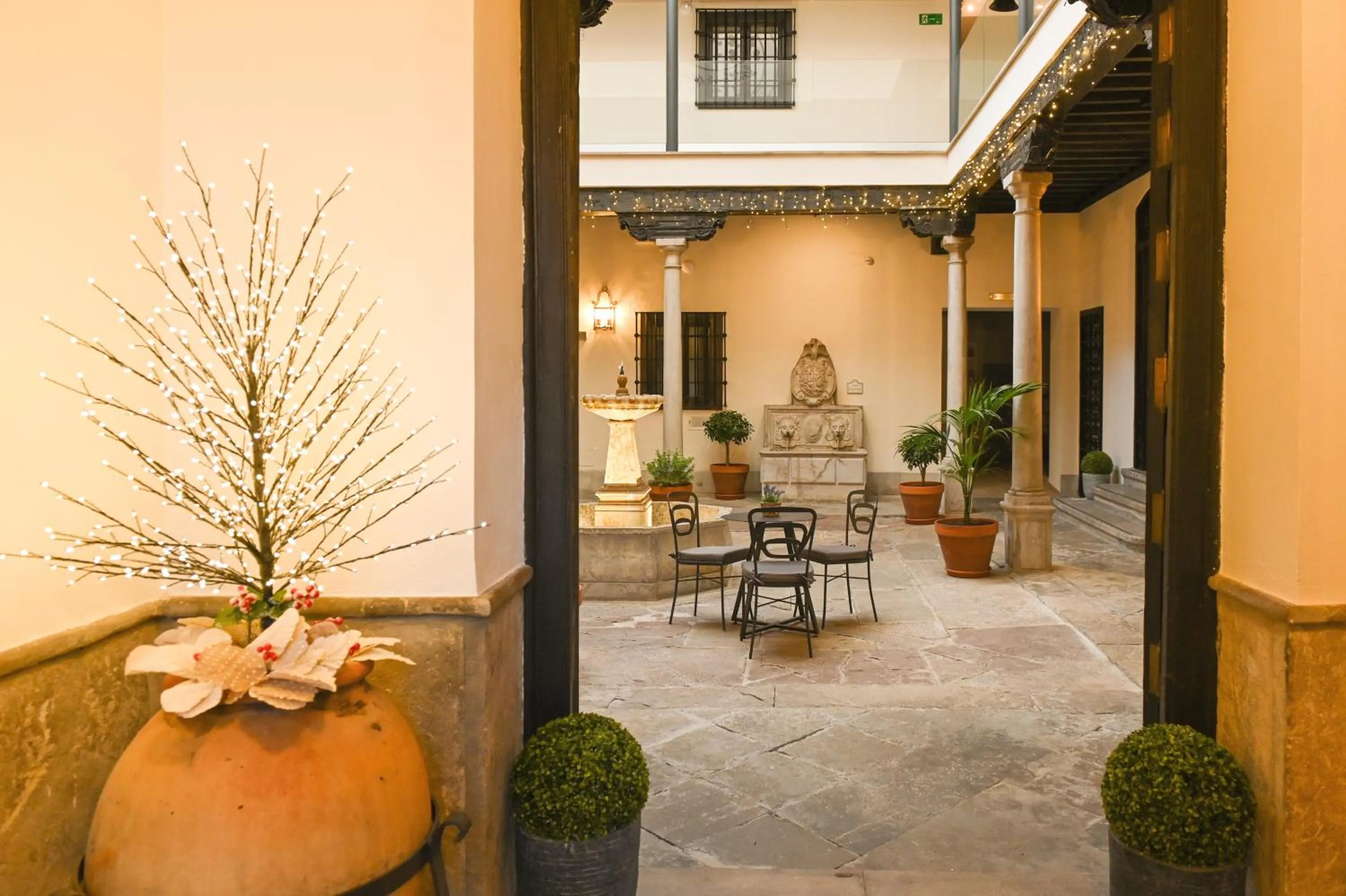 Patio in Palacete 1620, Premium Suites, Only adults