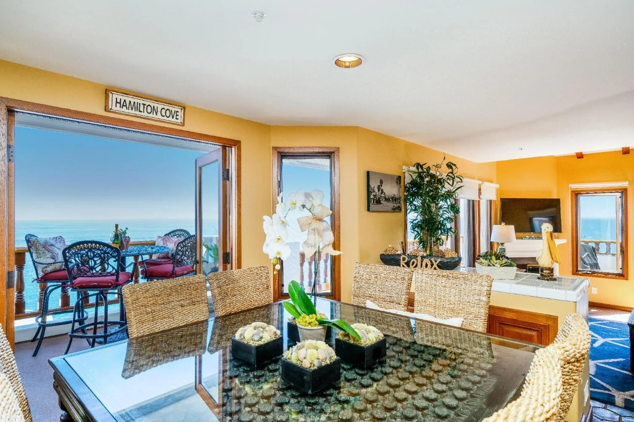 Dining area in Oceanfront villa w One of a kind Amazing View