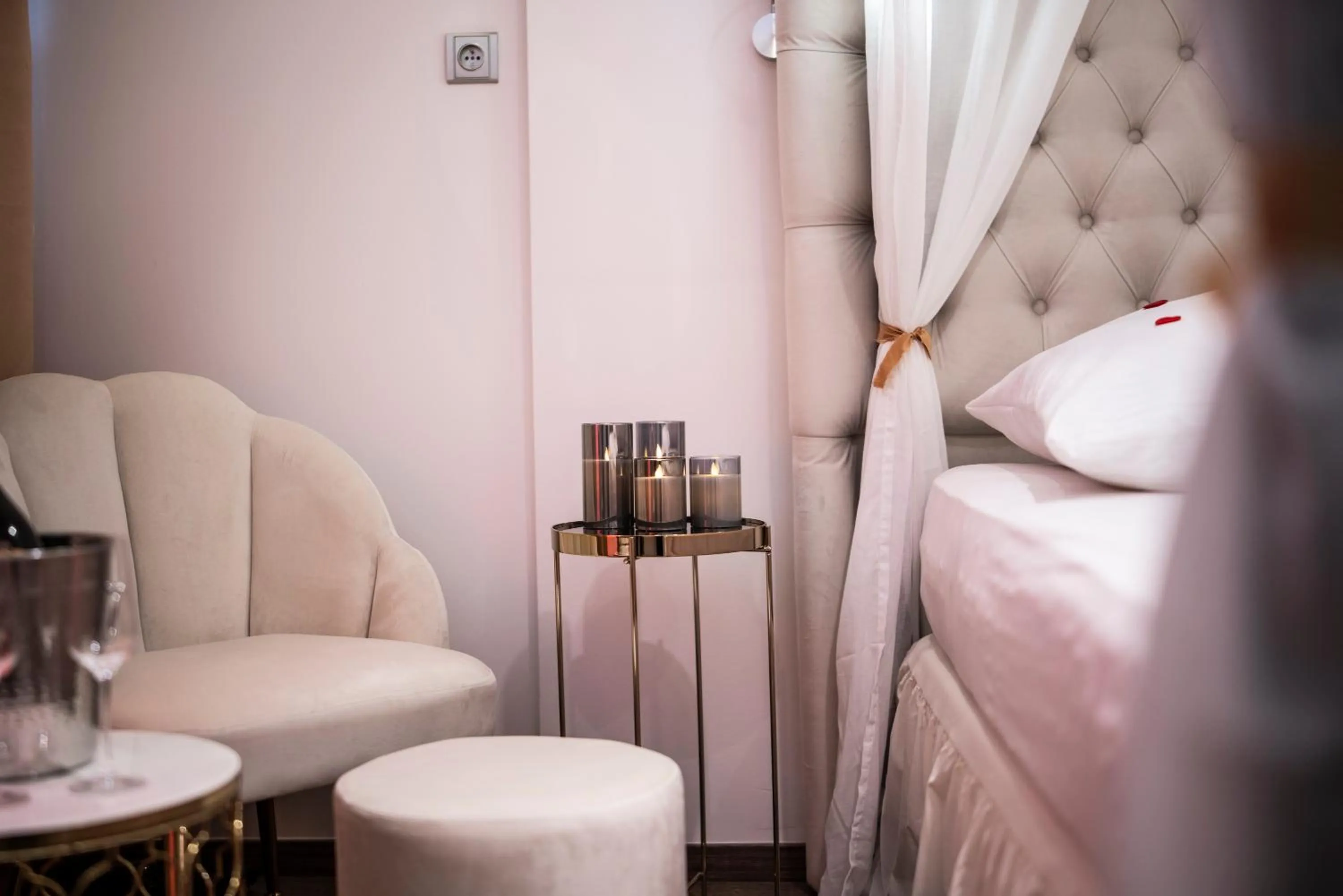 Decorative detail, Bed in Hotel Aura Design & Garden Pool