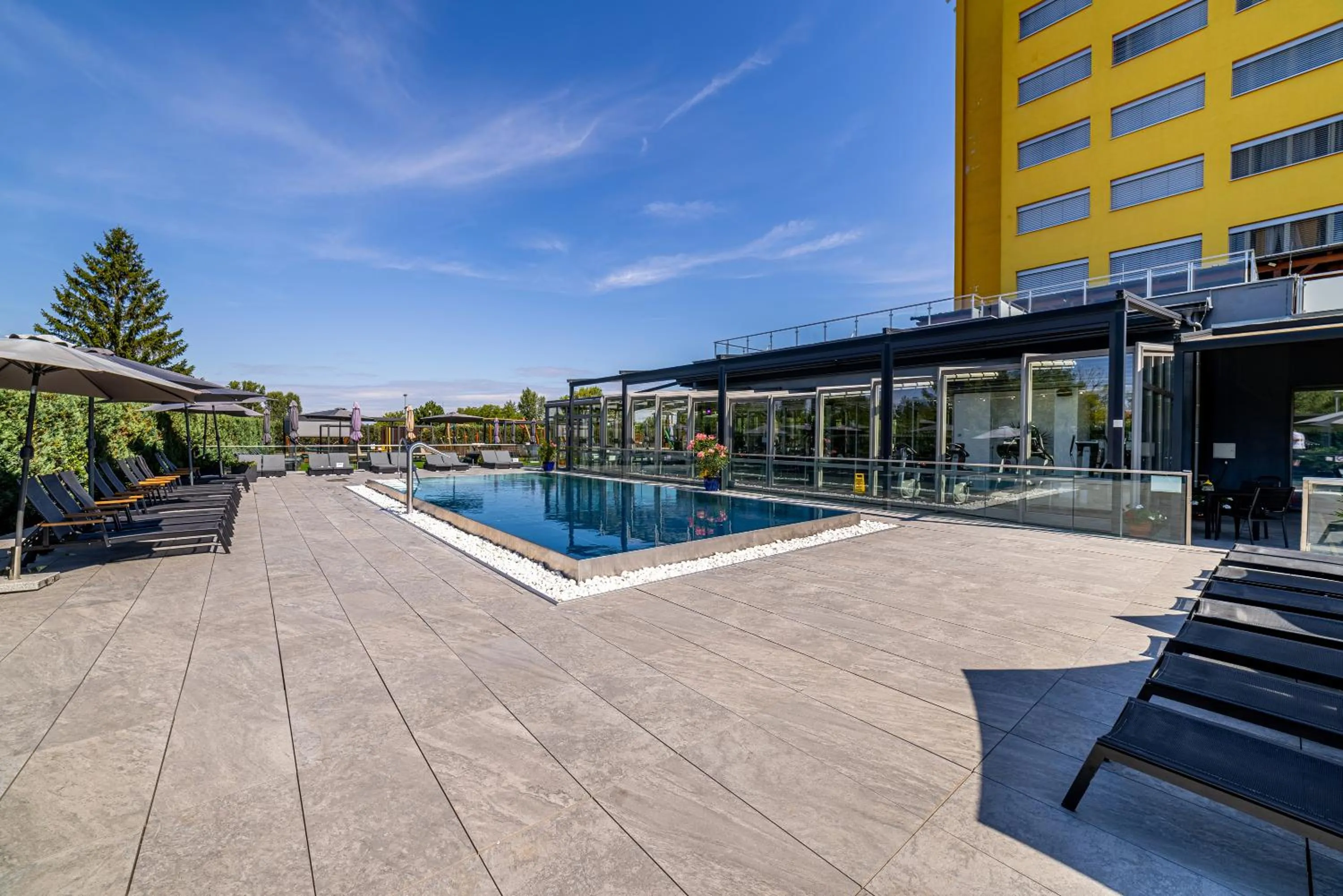 Swimming pool in Hotel Aura Design & Garden Pool