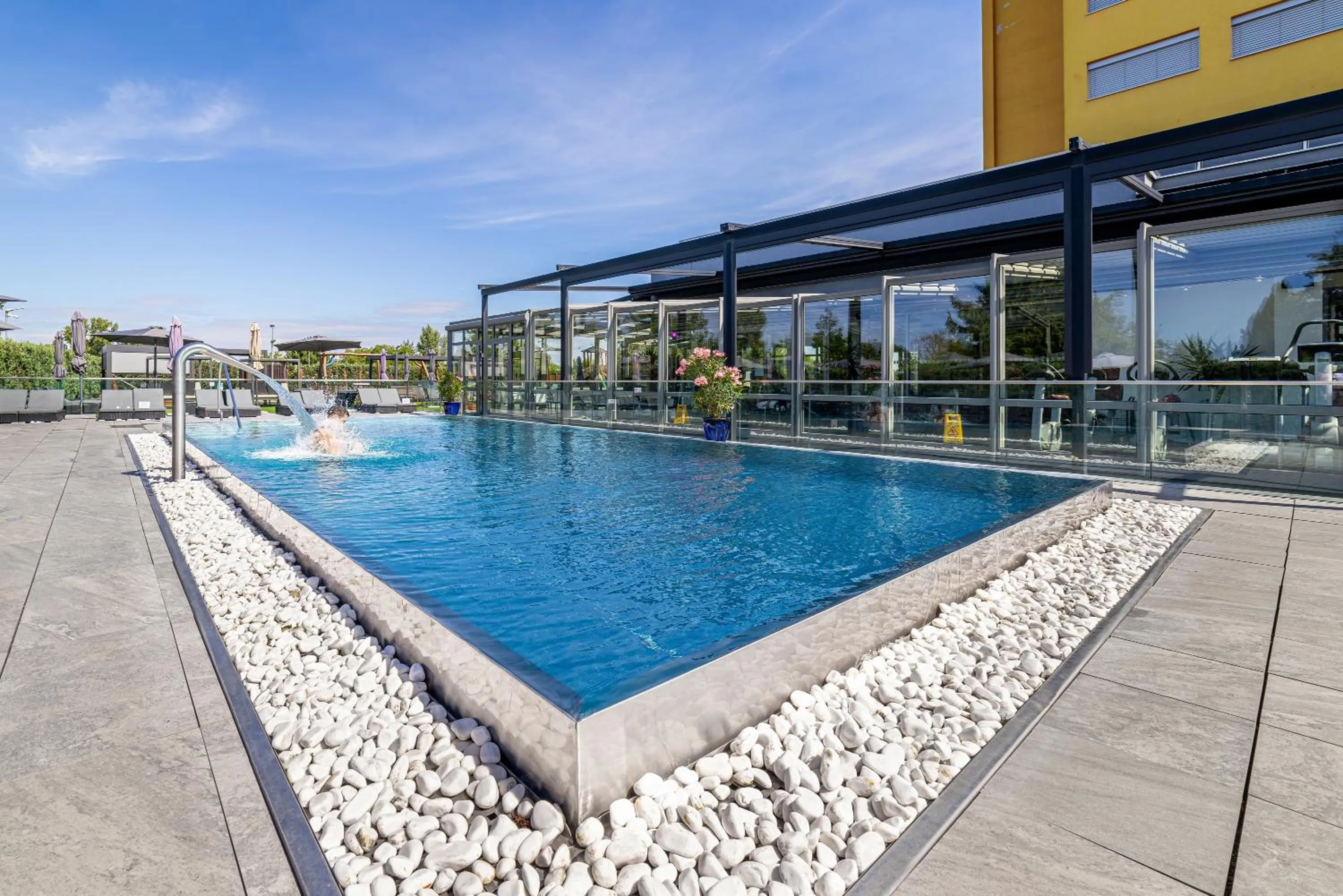 Swimming pool in Hotel Aura Design & Garden Pool