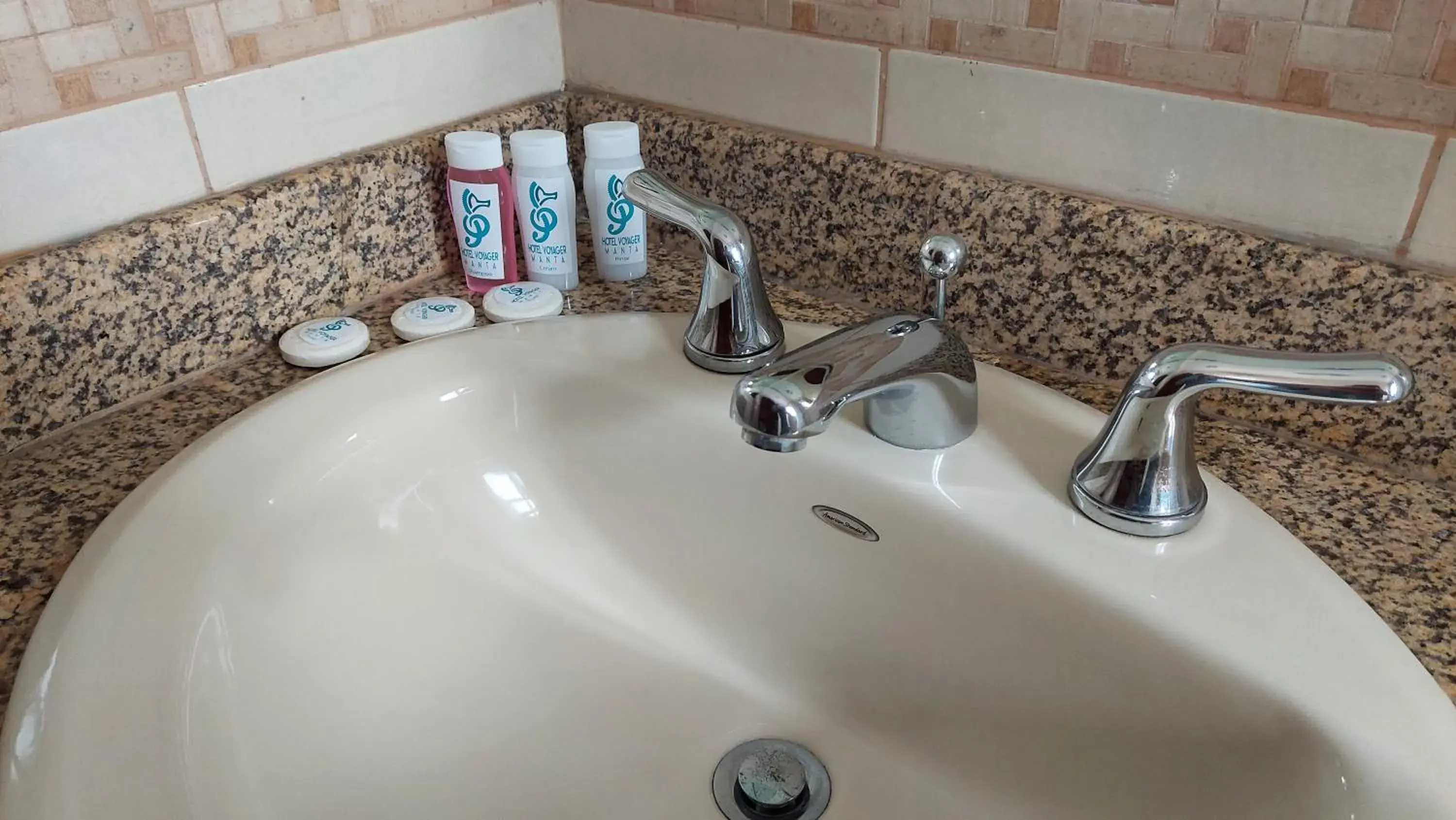 Deluxe Triple Room in Hotel Voyager Manta Deluxe Triple Room in Hotel Voyager Manta