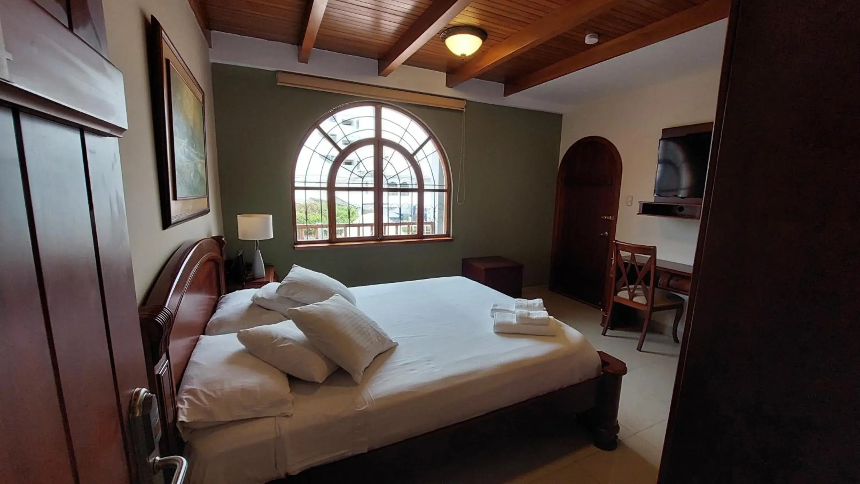 Deluxe Queen Room in Hotel Voyager Manta Deluxe Queen Room in Hotel Voyager Manta