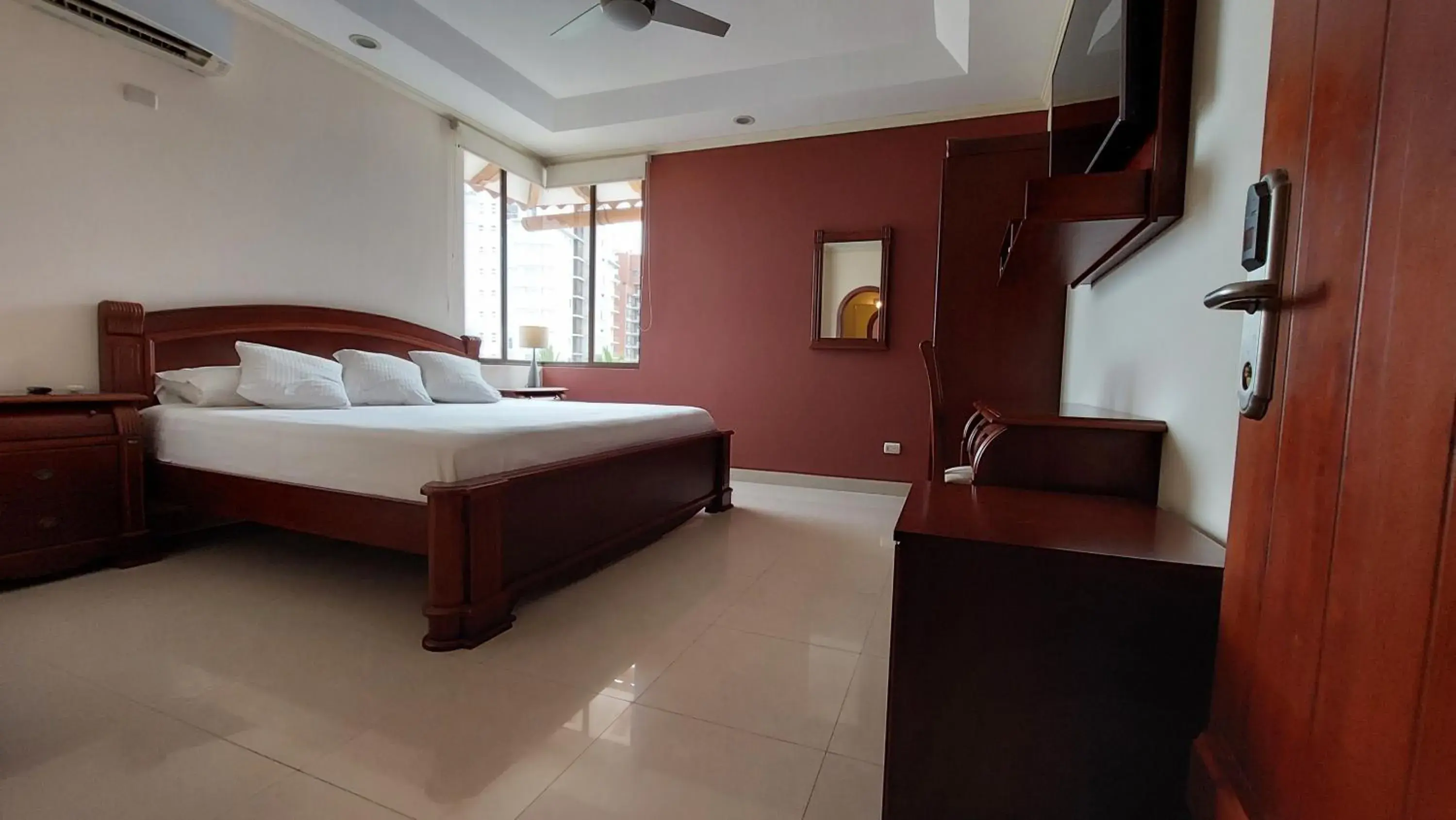 King Room with Sea View in Hotel Voyager Manta King Room with Sea View in Hotel Voyager Manta