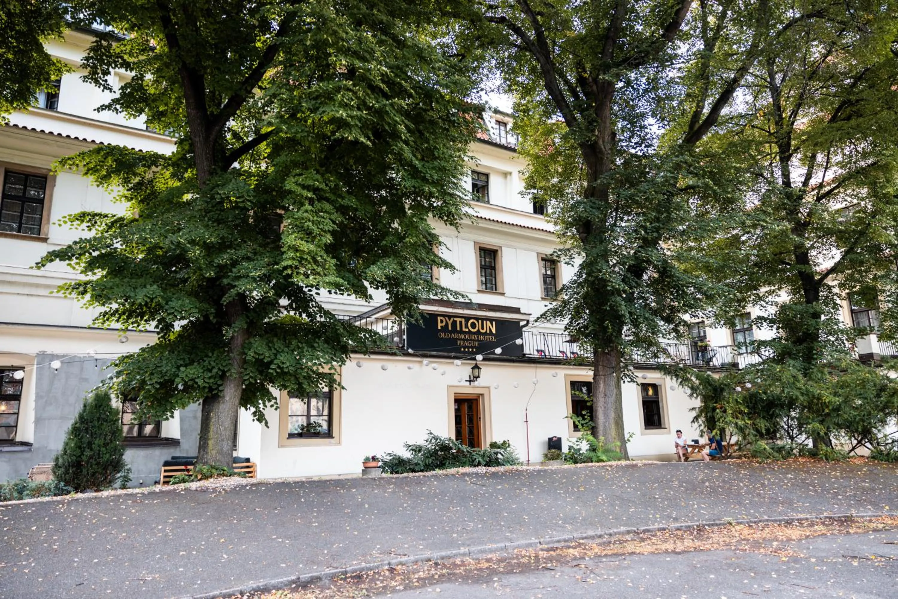 Garden view in Pytloun Old Armoury Hotel Prague, Stará Zbrojnice