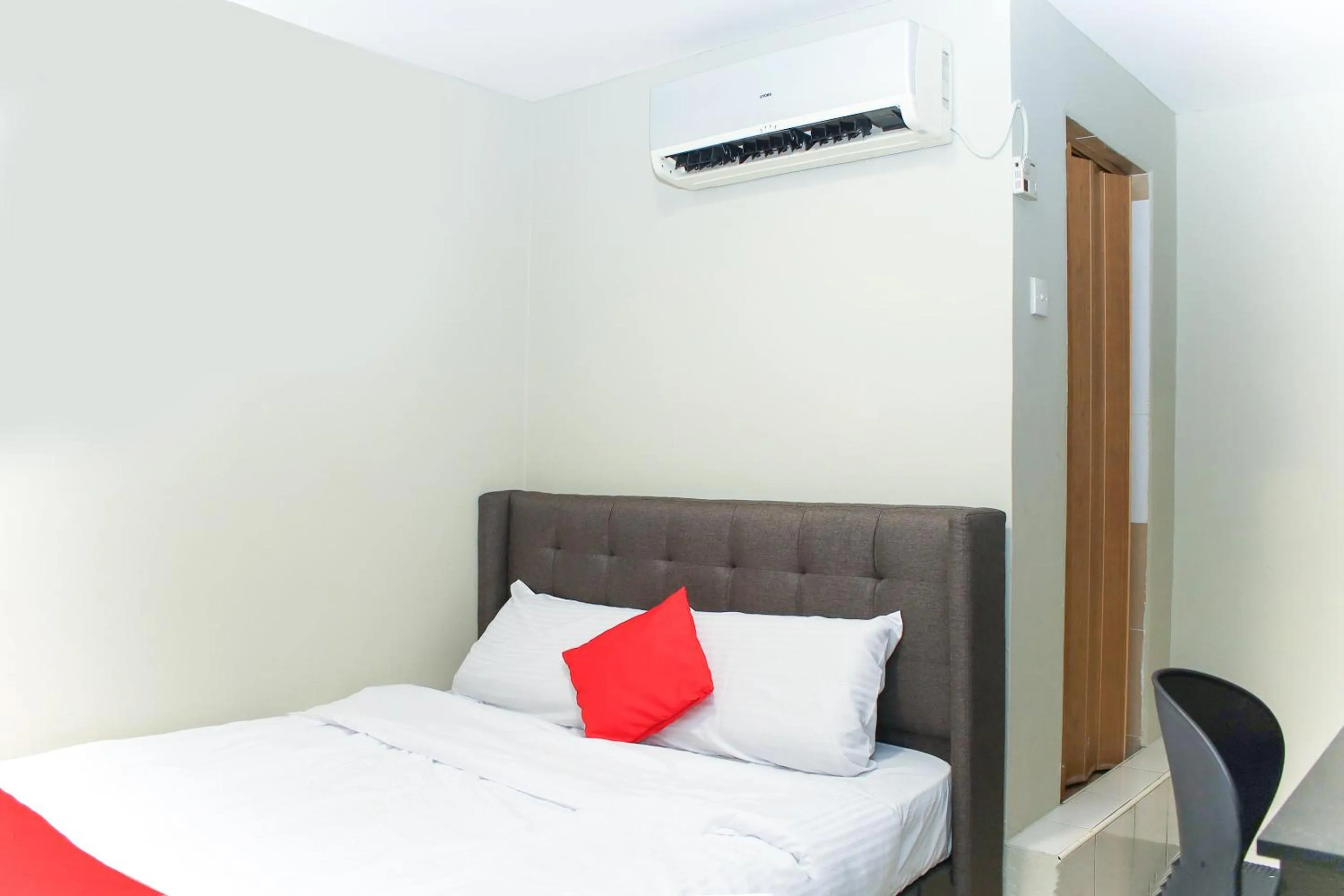 Bedroom in Hotel O Prima Saujana Budget Hotel