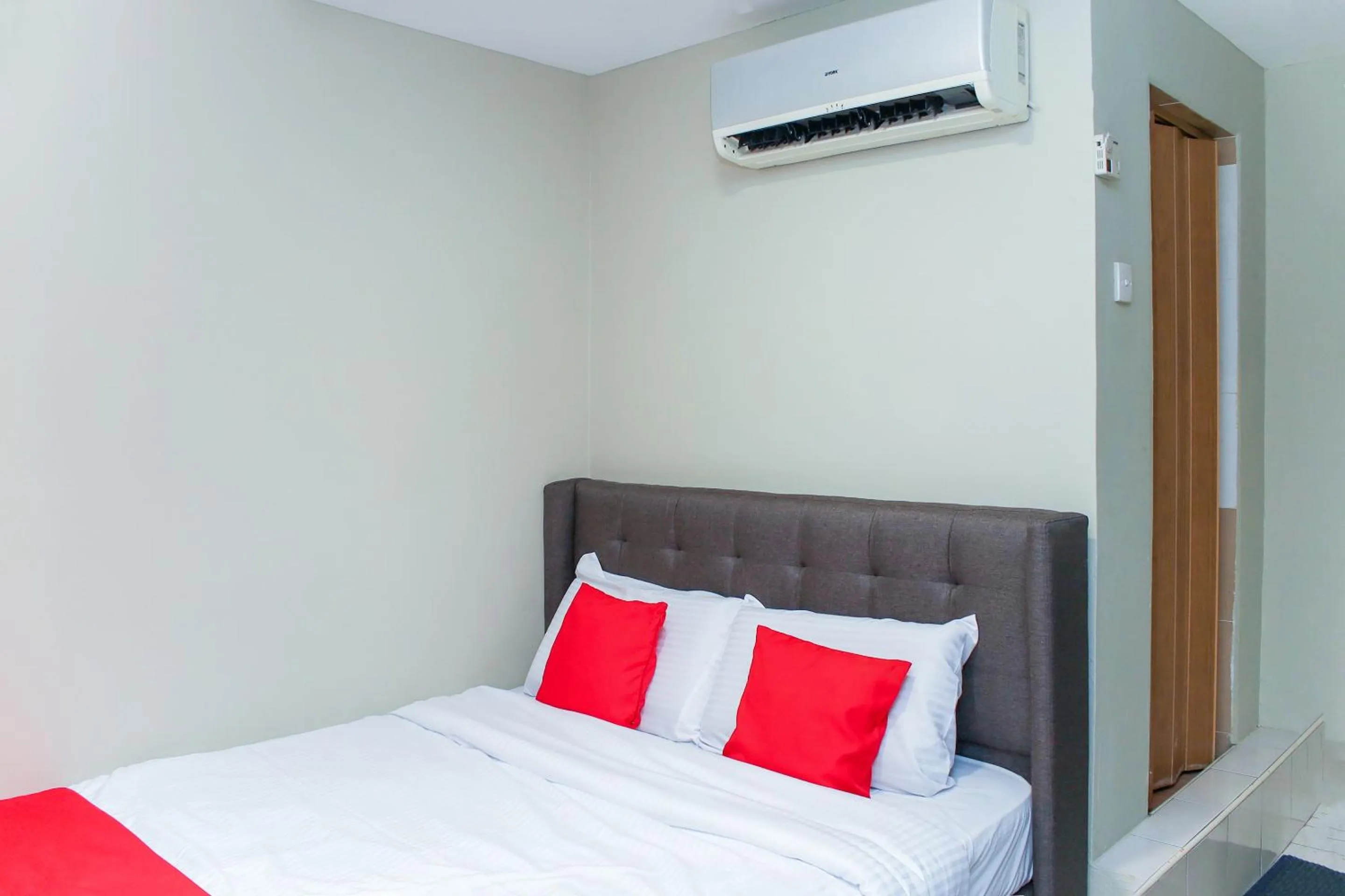 Bedroom in Hotel O Prima Saujana Budget Hotel