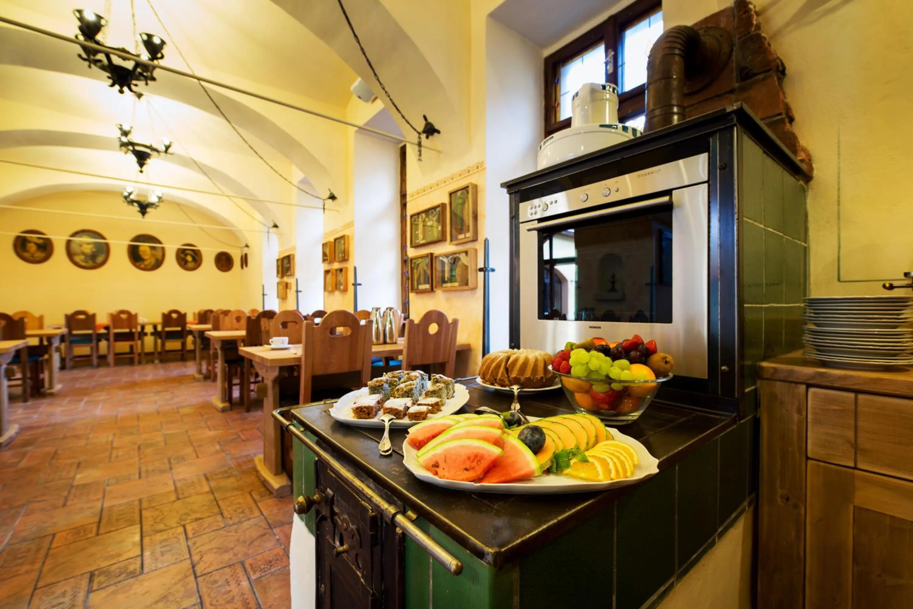 Restaurant/places to eat in Hotel Selsky Dvur - Bohemian Village Courtyard