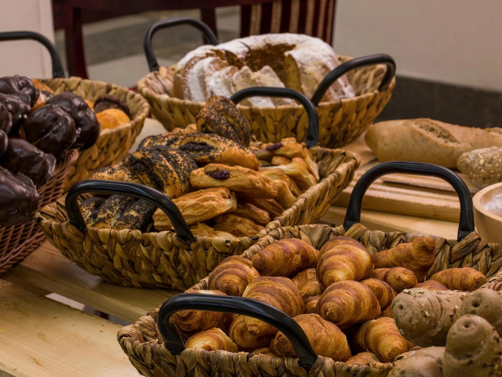 Buffet breakfast in EA Hotel Rokoko