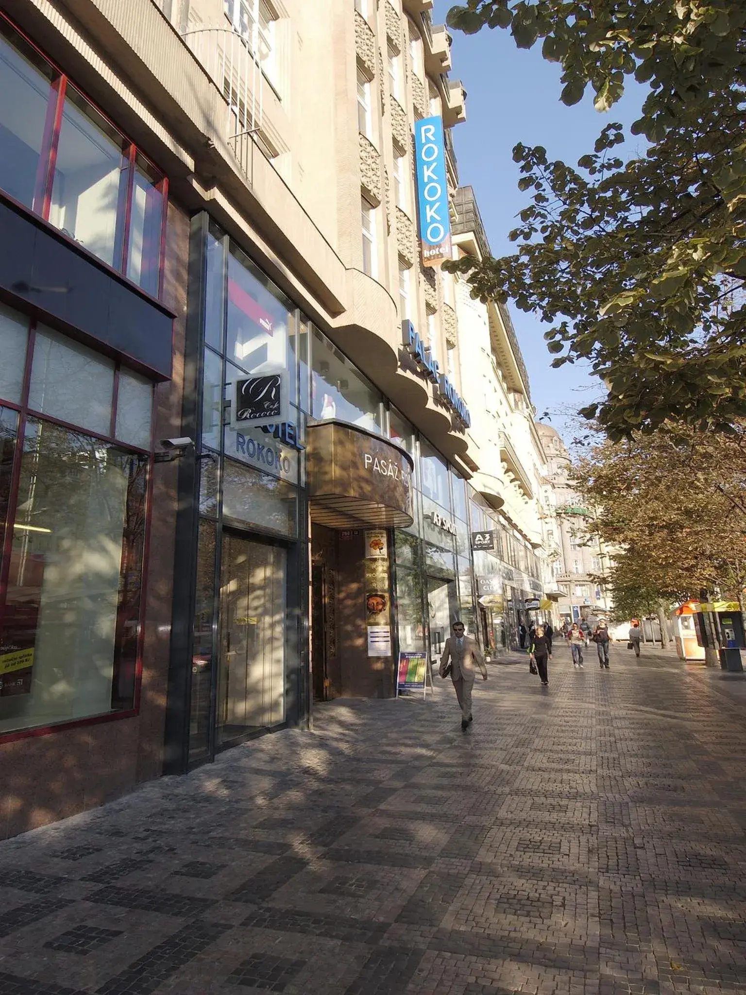 Facade/entrance in EA Hotel Rokoko Facade/entrance in EA Hotel Rokoko