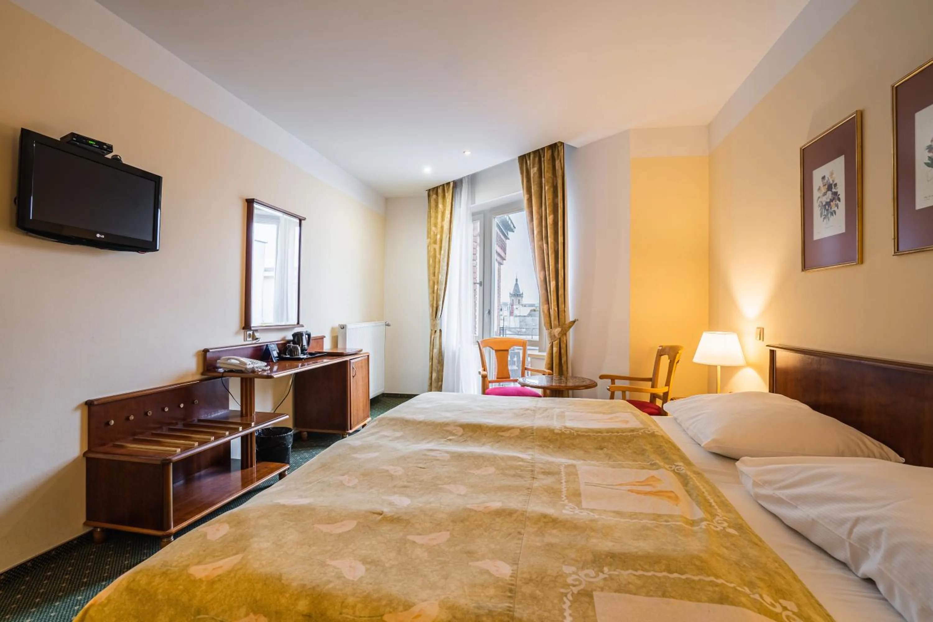 Bed in EA Hotel Rokoko