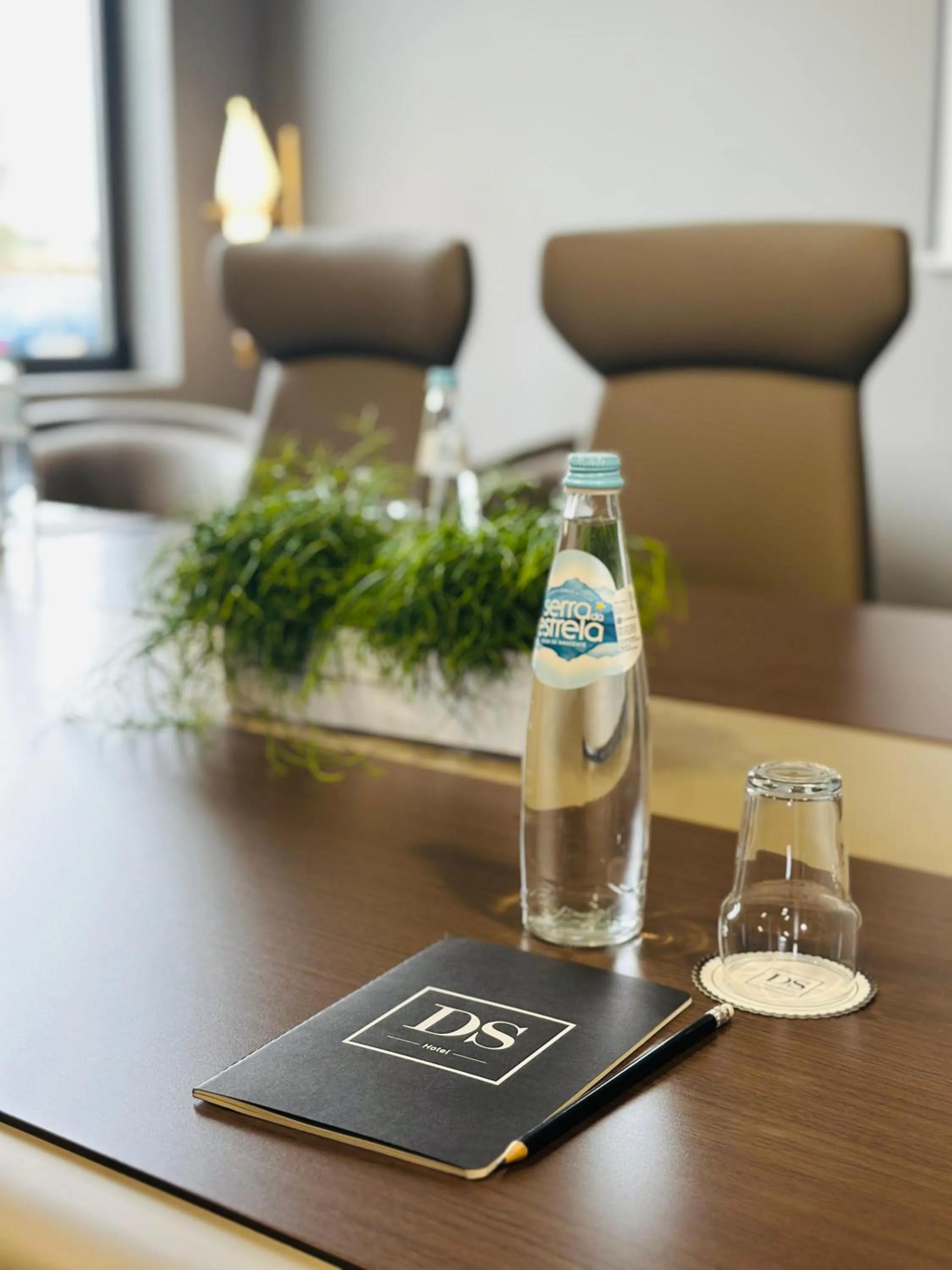 Seating area in DS Hotel Lusopark