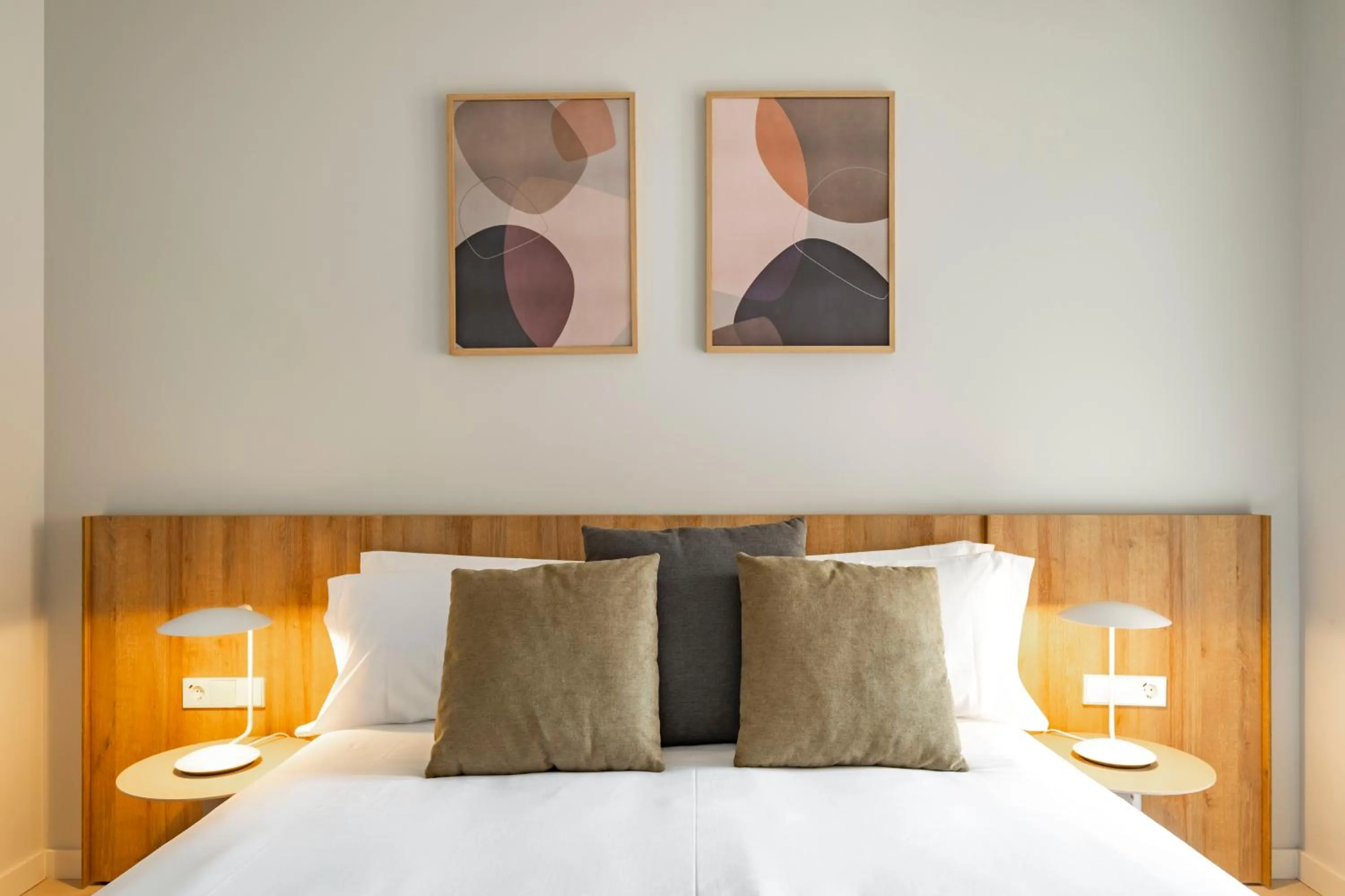 Bedroom, Bed in Aspasios Garden Apartments