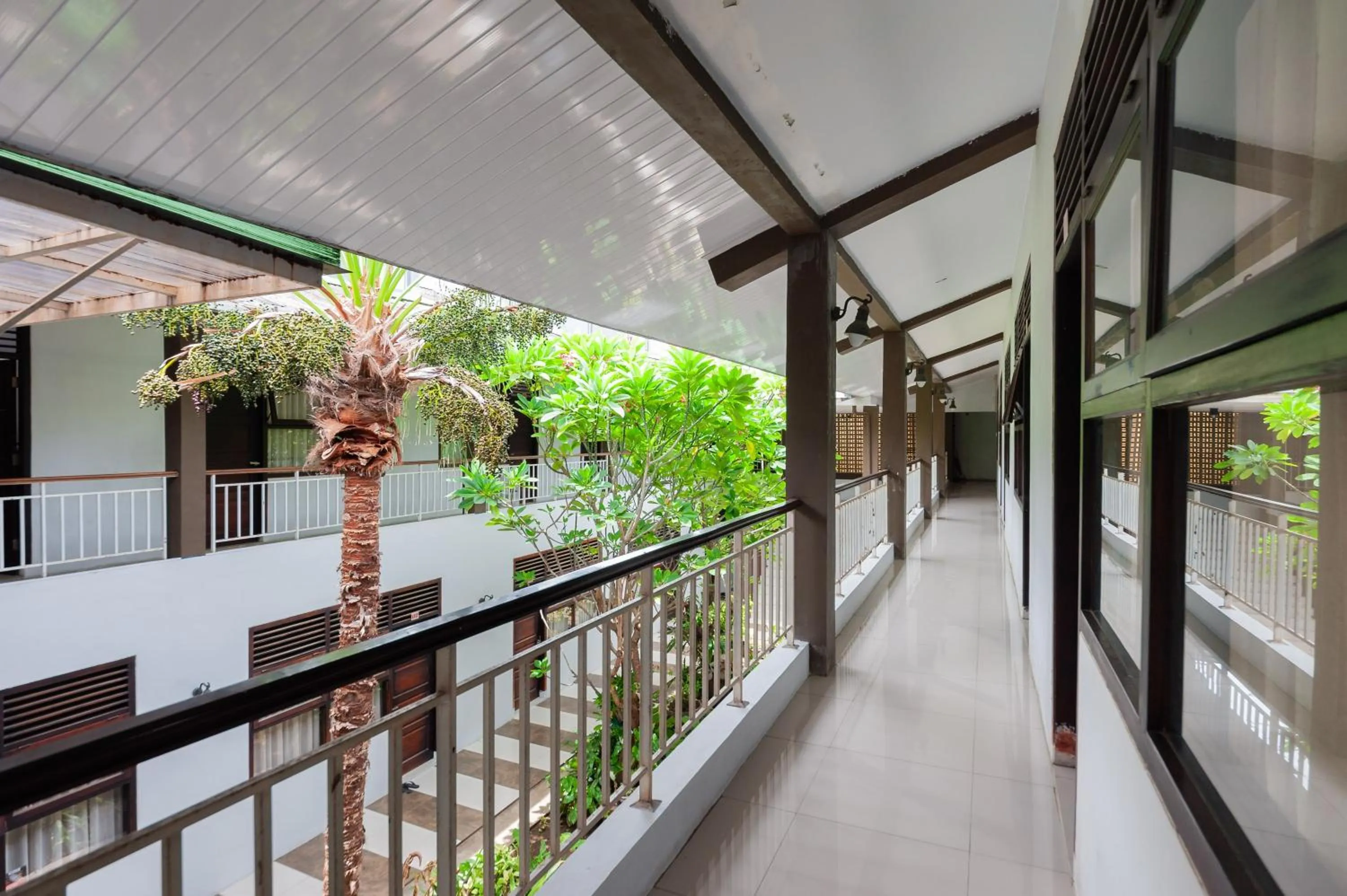 Balcony/Terrace in RedDoorz Syariah near Banda Aceh Convention Hall