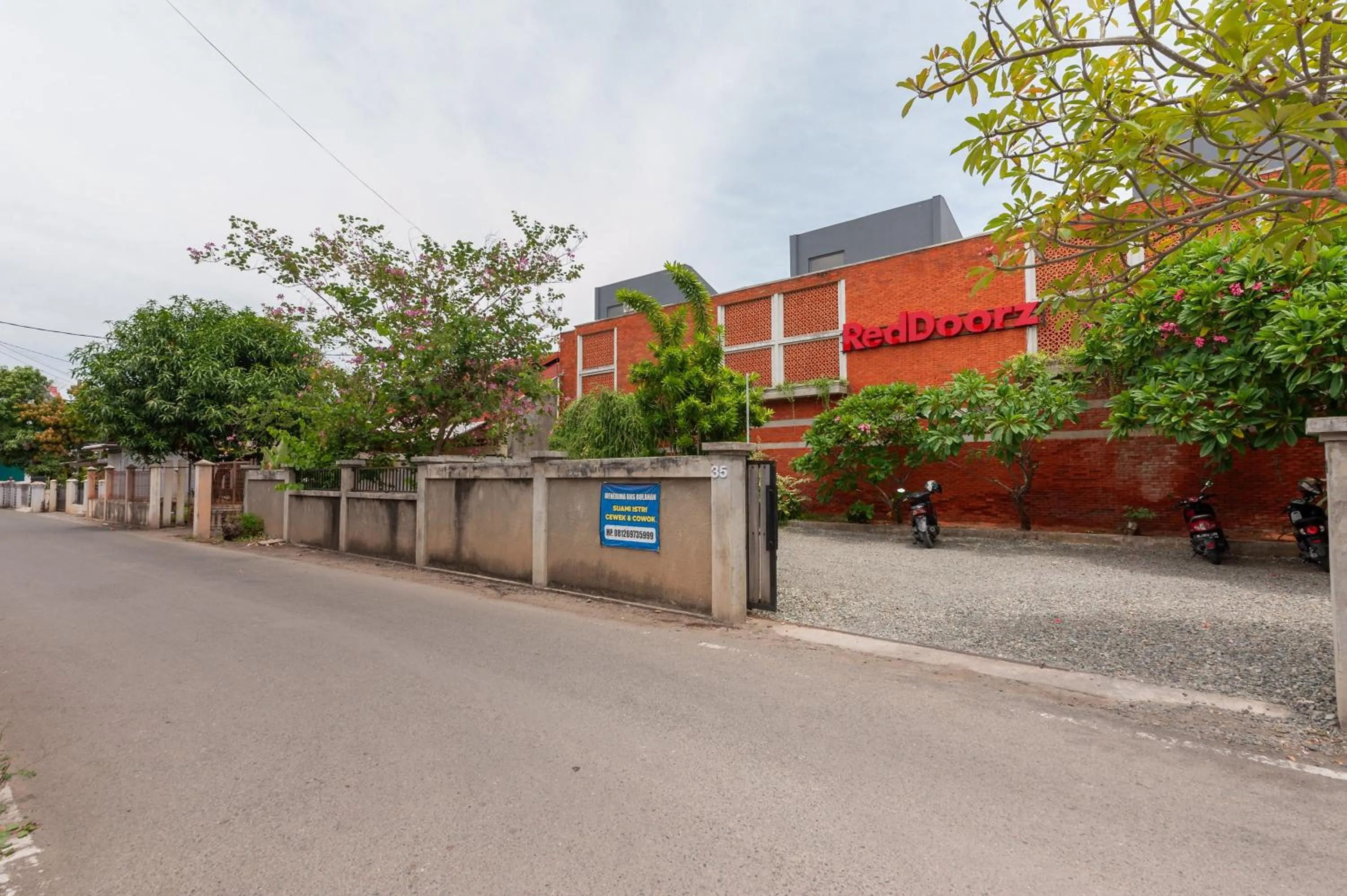 Property building in RedDoorz Syariah near Banda Aceh Convention Hall