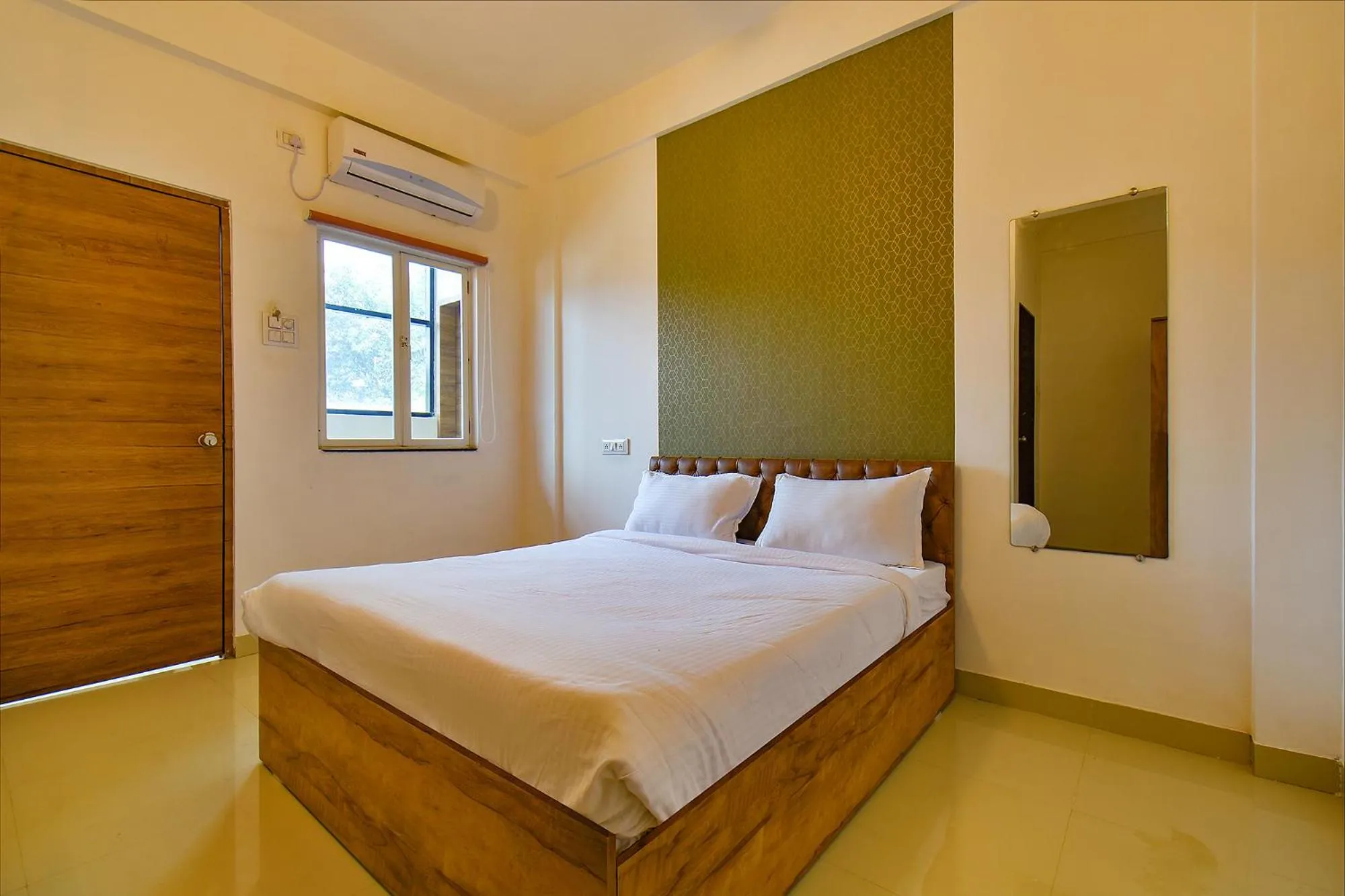 Bed in Via Tiru Residency