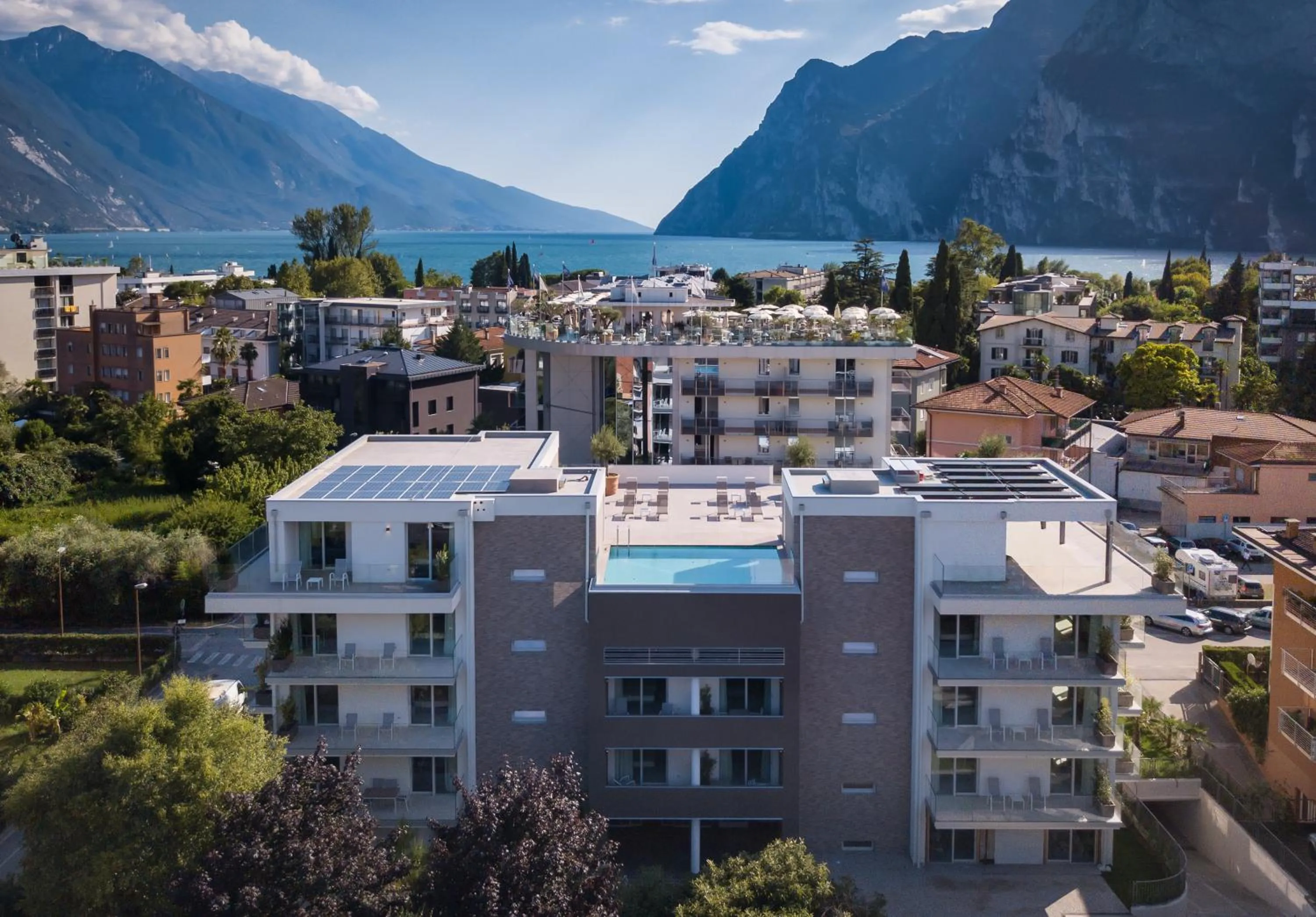 Aris Apartments & Sky Pool - Tonelli Hotels - Adult Friendly