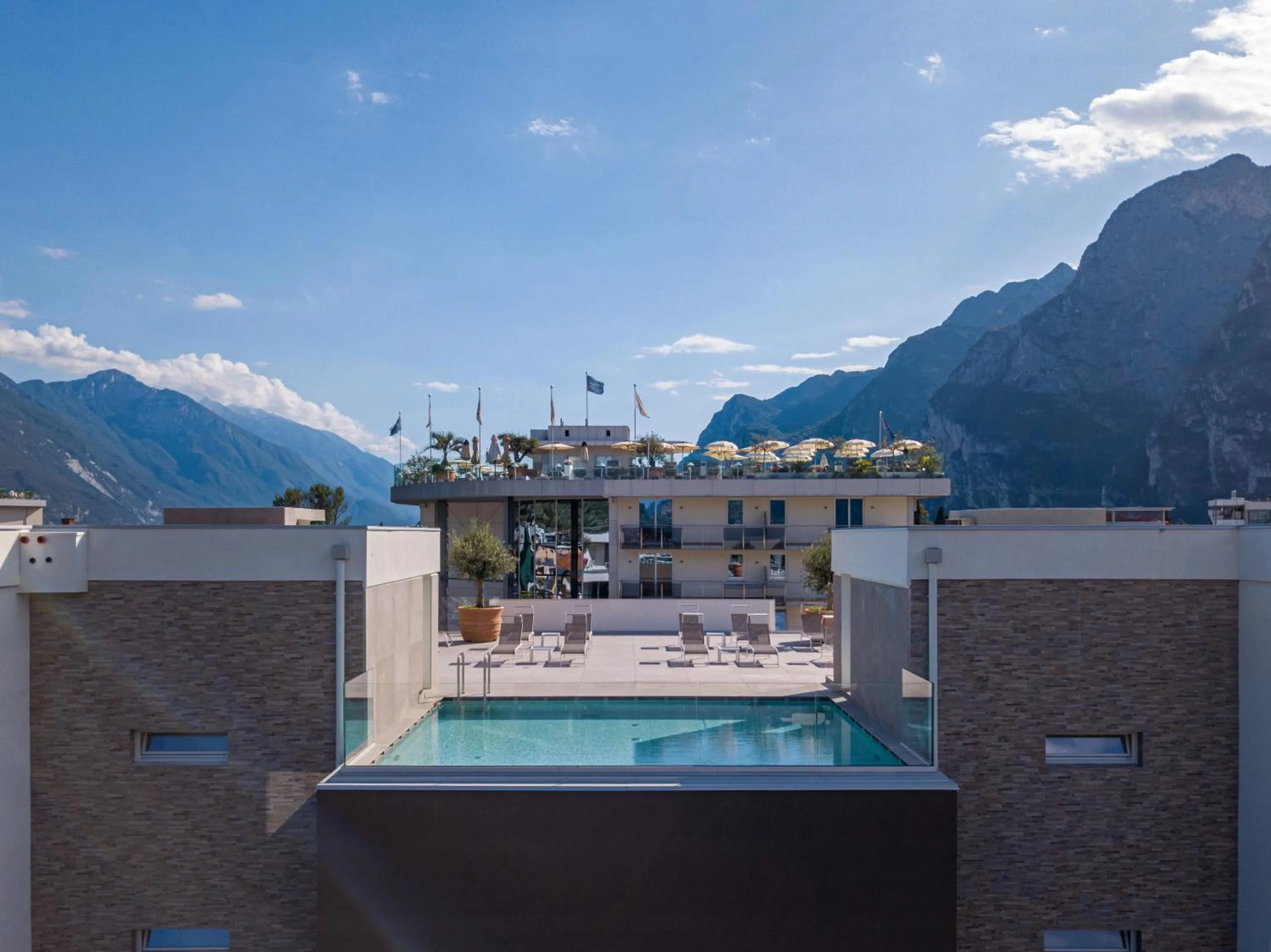 Solarium in Aris Apartments & Sky Pool - Tonelli Hotels - Adult Friendly