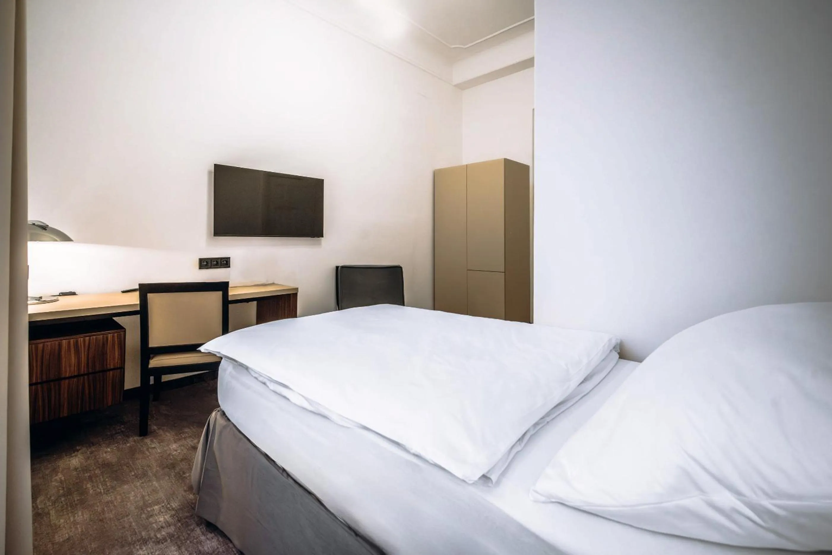 TV and multimedia, Bed in Esplanade Self Check-in Hotel