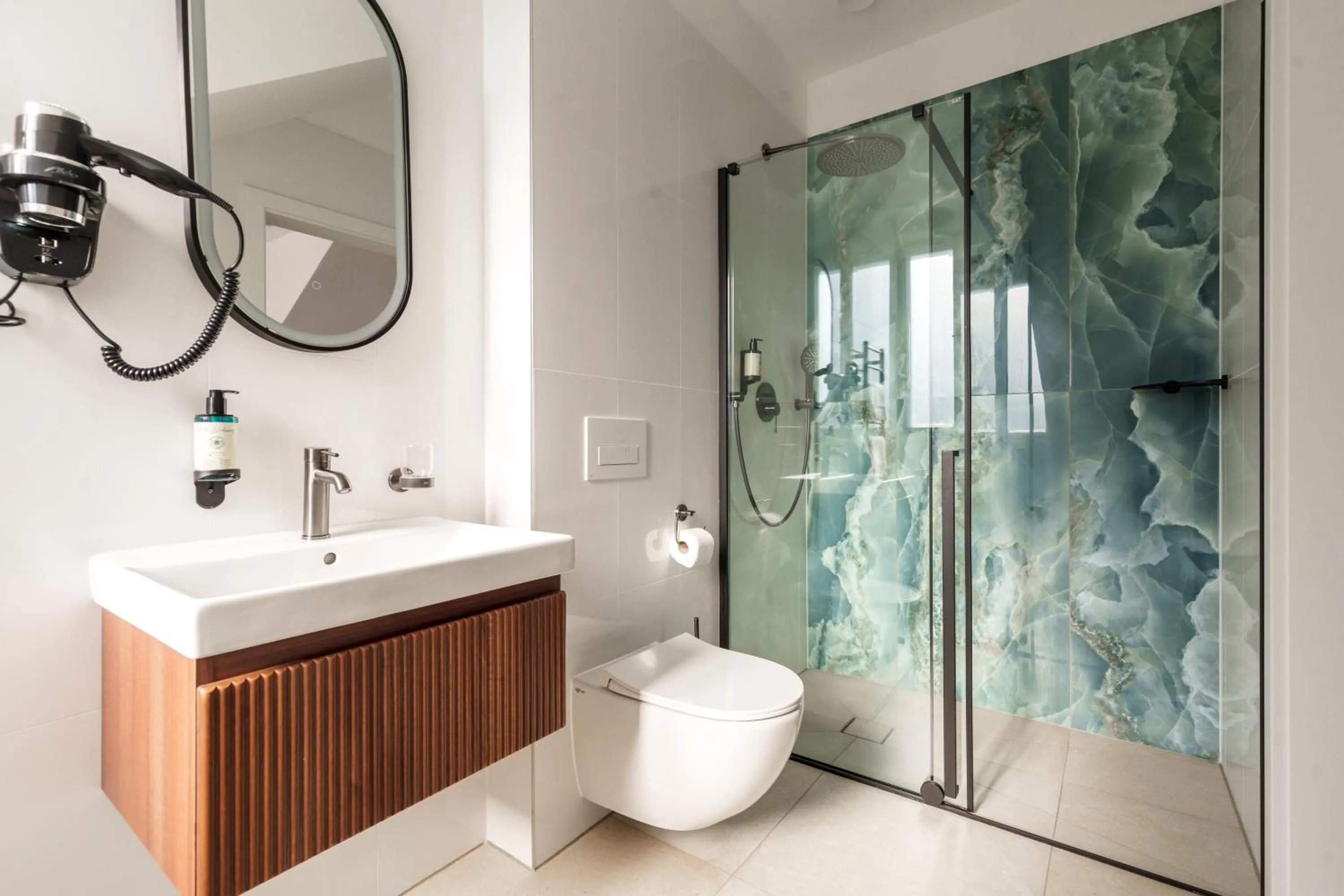 Bathroom in Esplanade Self Check-in Hotel