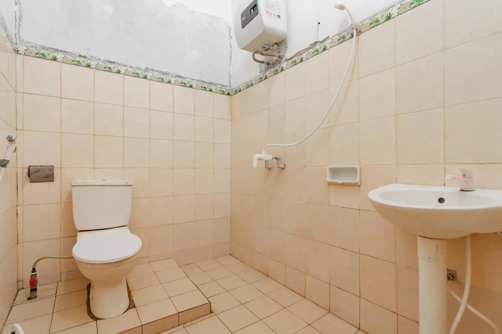 Bathroom in Hotel Markoni Pamanukan Mitra RedDoorz