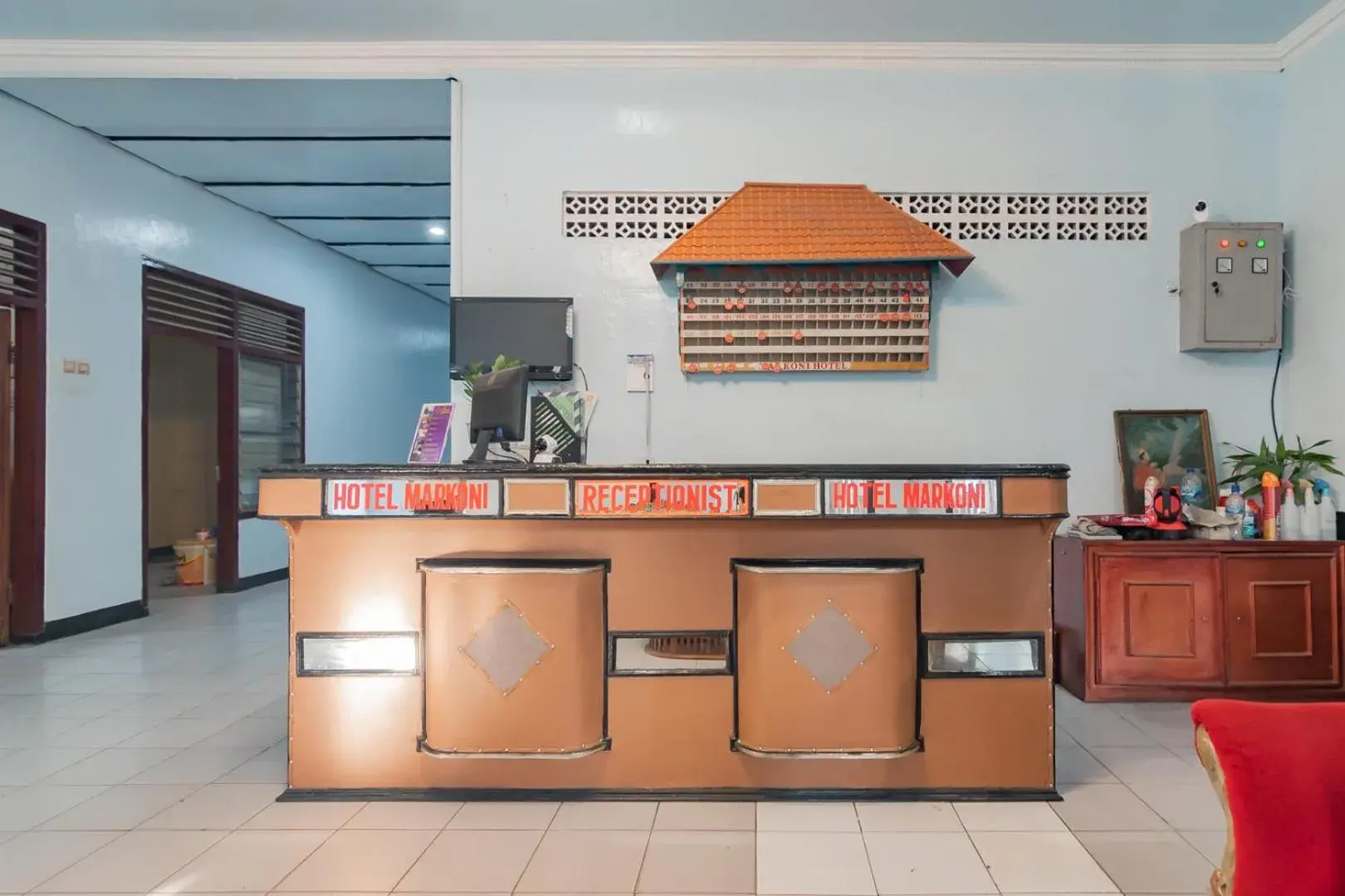 Lobby or reception in Hotel Markoni Pamanukan Mitra RedDoorz Lobby or reception in Hotel Markoni Pamanukan Mitra RedDoorz