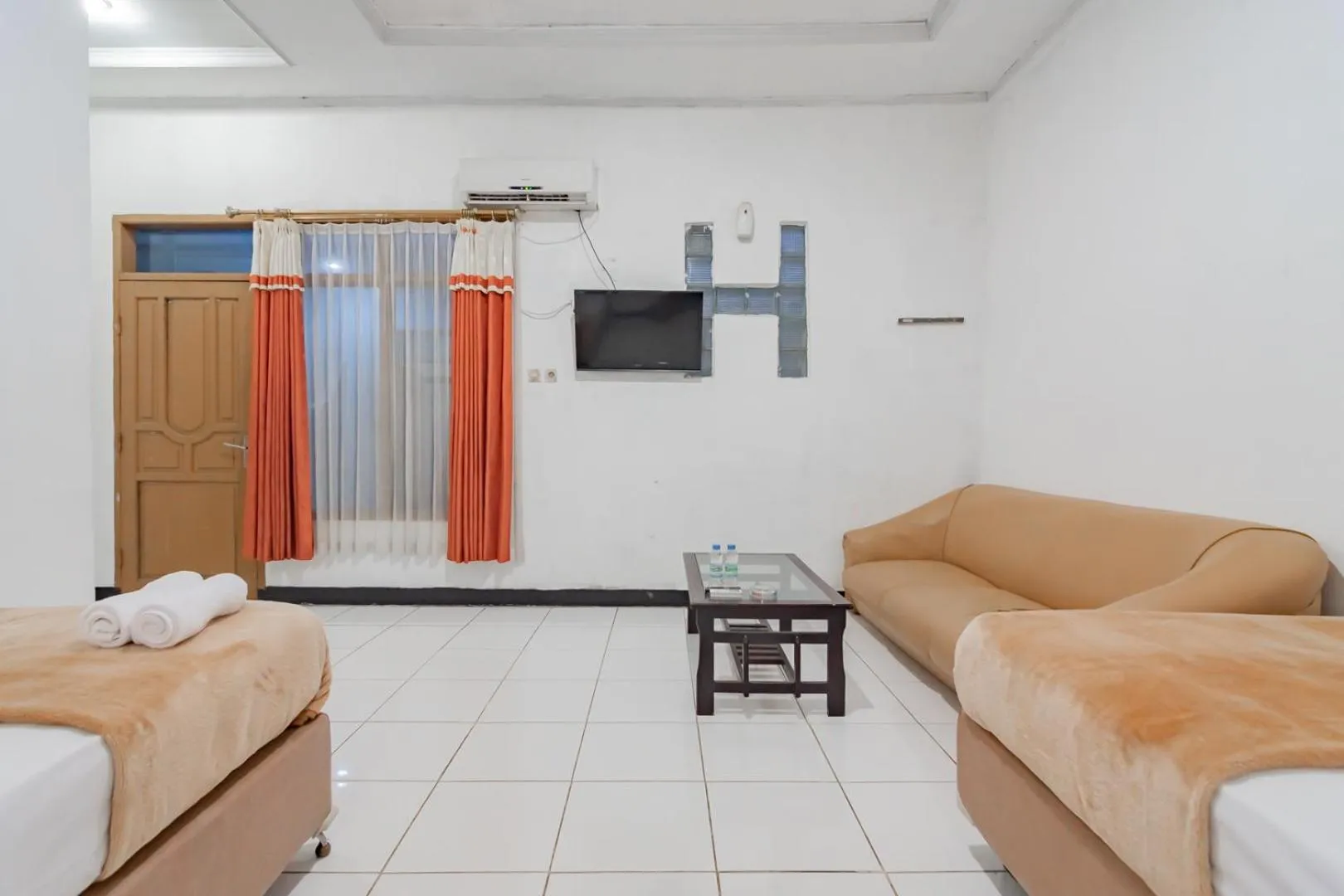 Bedroom, Bed in Hotel Markoni Pamanukan Mitra RedDoorz