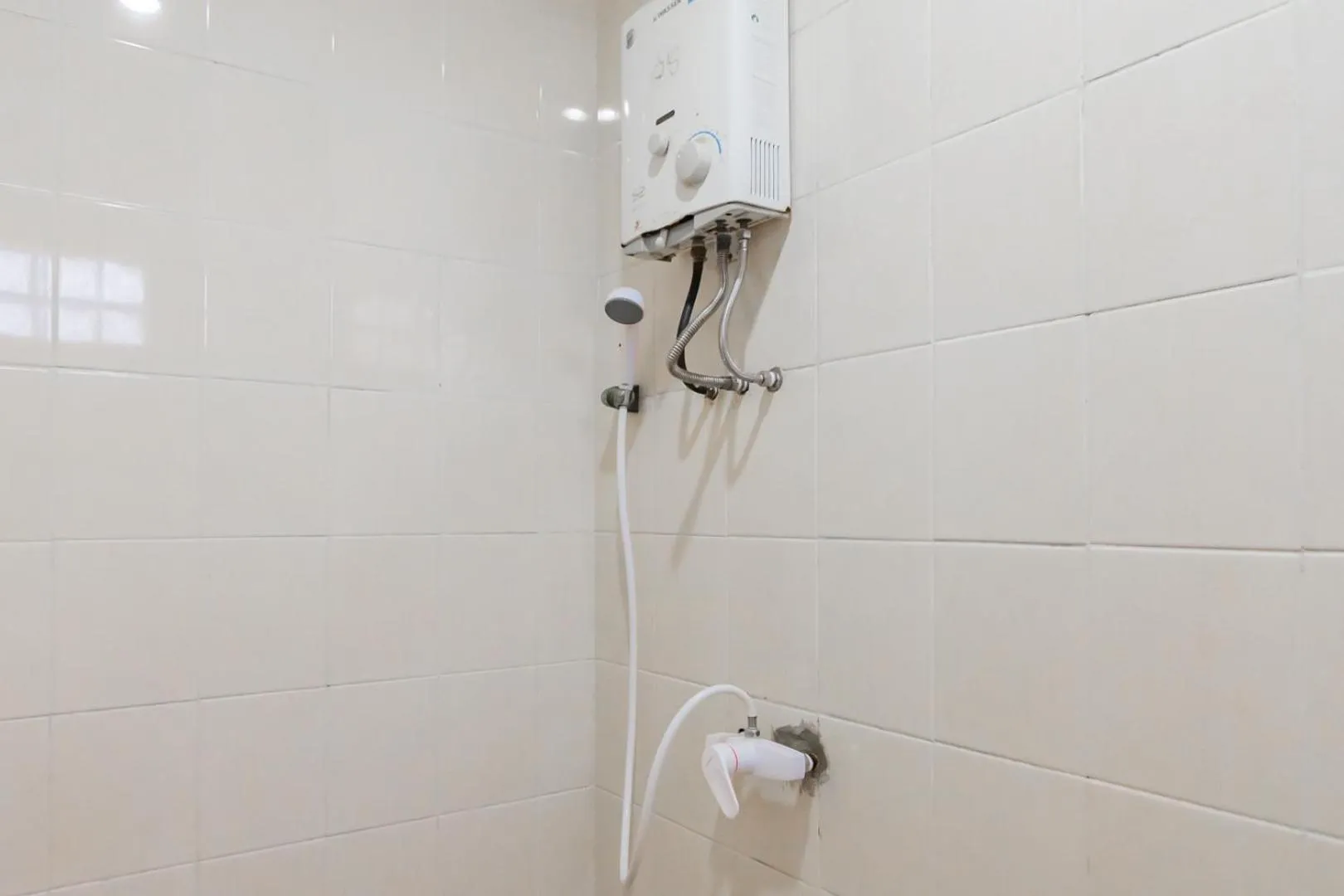 Bathroom in Hotel Markoni Pamanukan Mitra RedDoorz