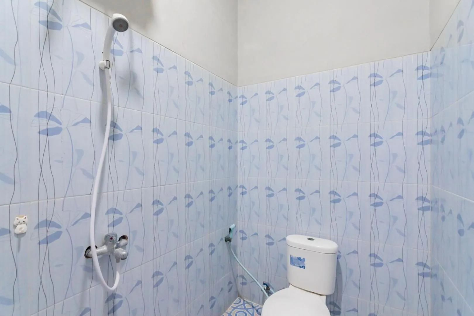 Bathroom in Hotel Markoni Pamanukan Mitra RedDoorz