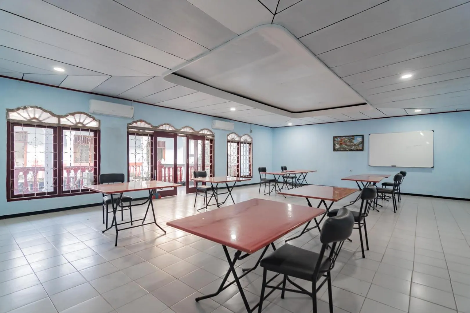 Meeting/conference room in Hotel Markoni Pamanukan Mitra RedDoorz